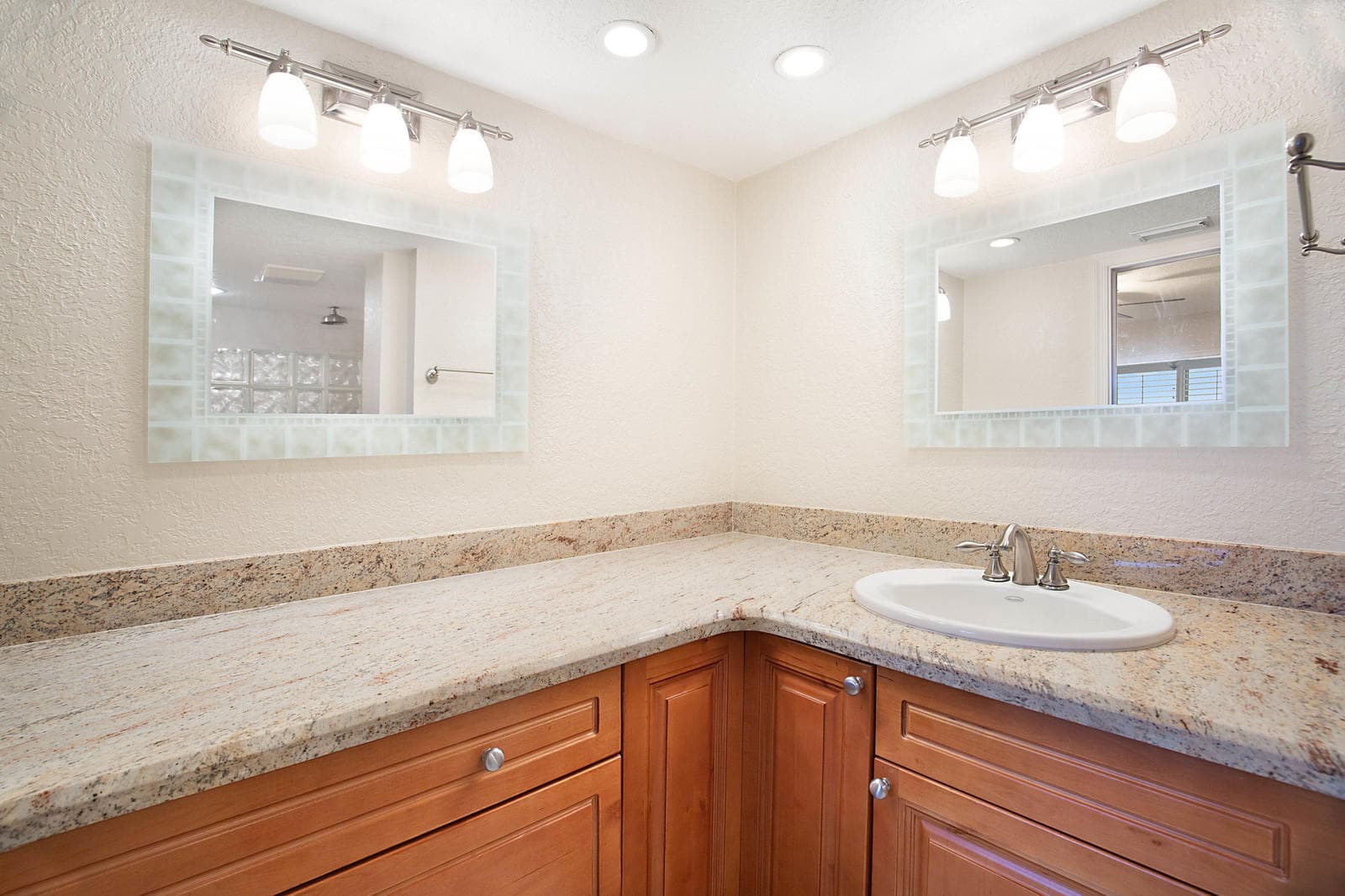 800 Jeffery Street 409, Boca Raton, FL 33487 — photo 17 of 37
