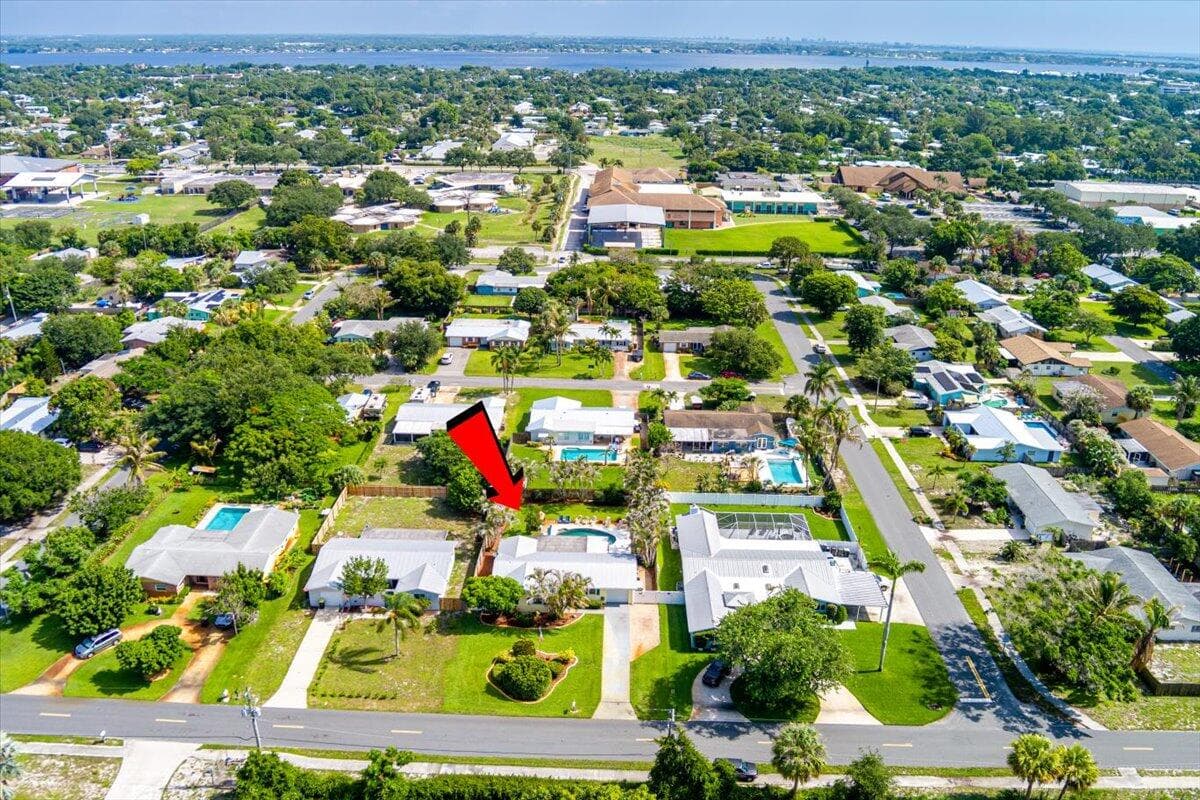 1153 SE 14th Street, Stuart, FL 34996 — photo 4 of 38