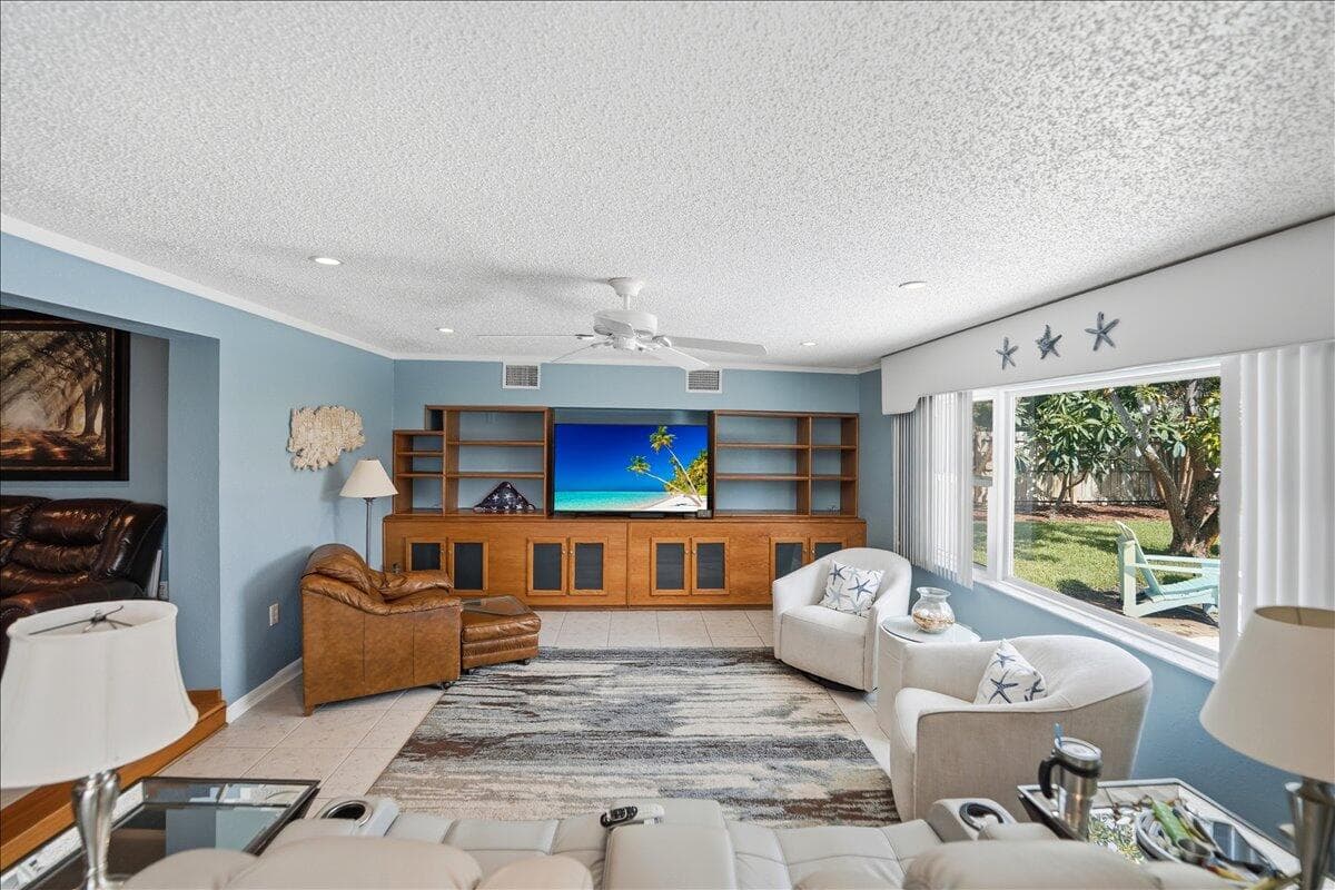 1153 SE 14th Street, Stuart, FL 34996 — photo 12 of 38
