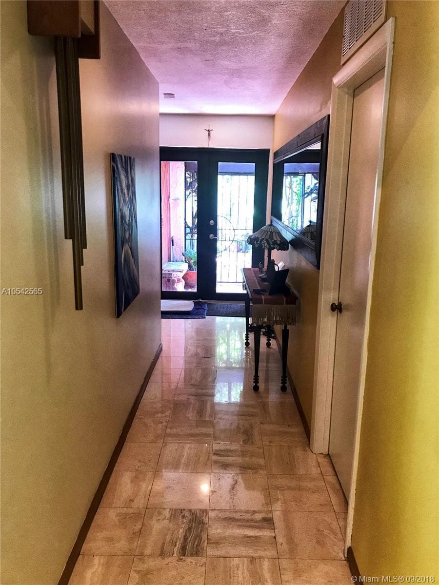 414 NE 195th Street 414, Miami, FL 33179 — photo 5 of 7