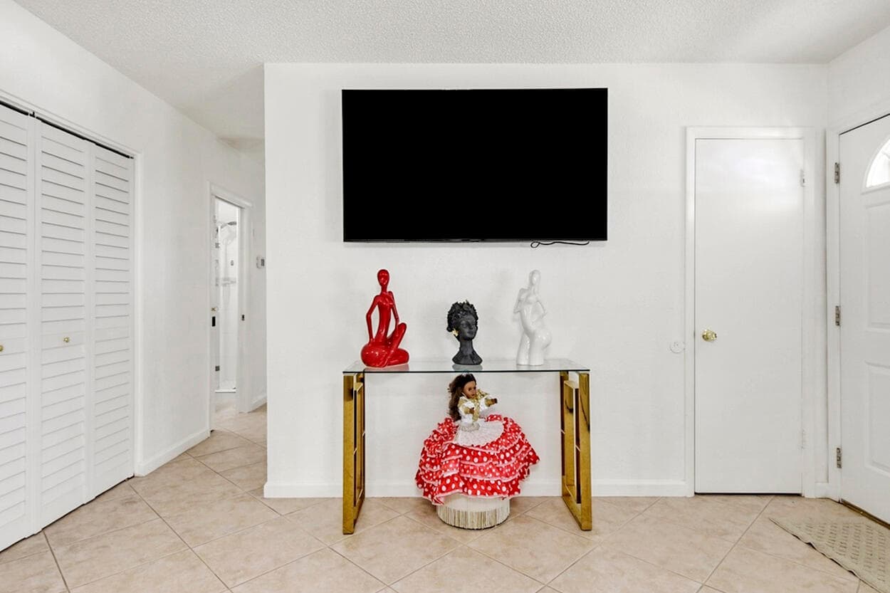 220 Davis Road, Palm Springs, FL 33461 — photo 8 of 26