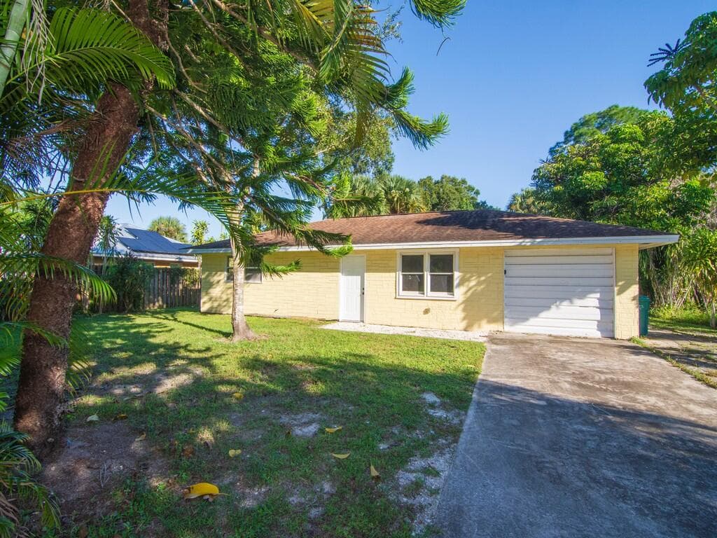 8604 Brookline Avenue, Fort Pierce, FL 34951 — photo