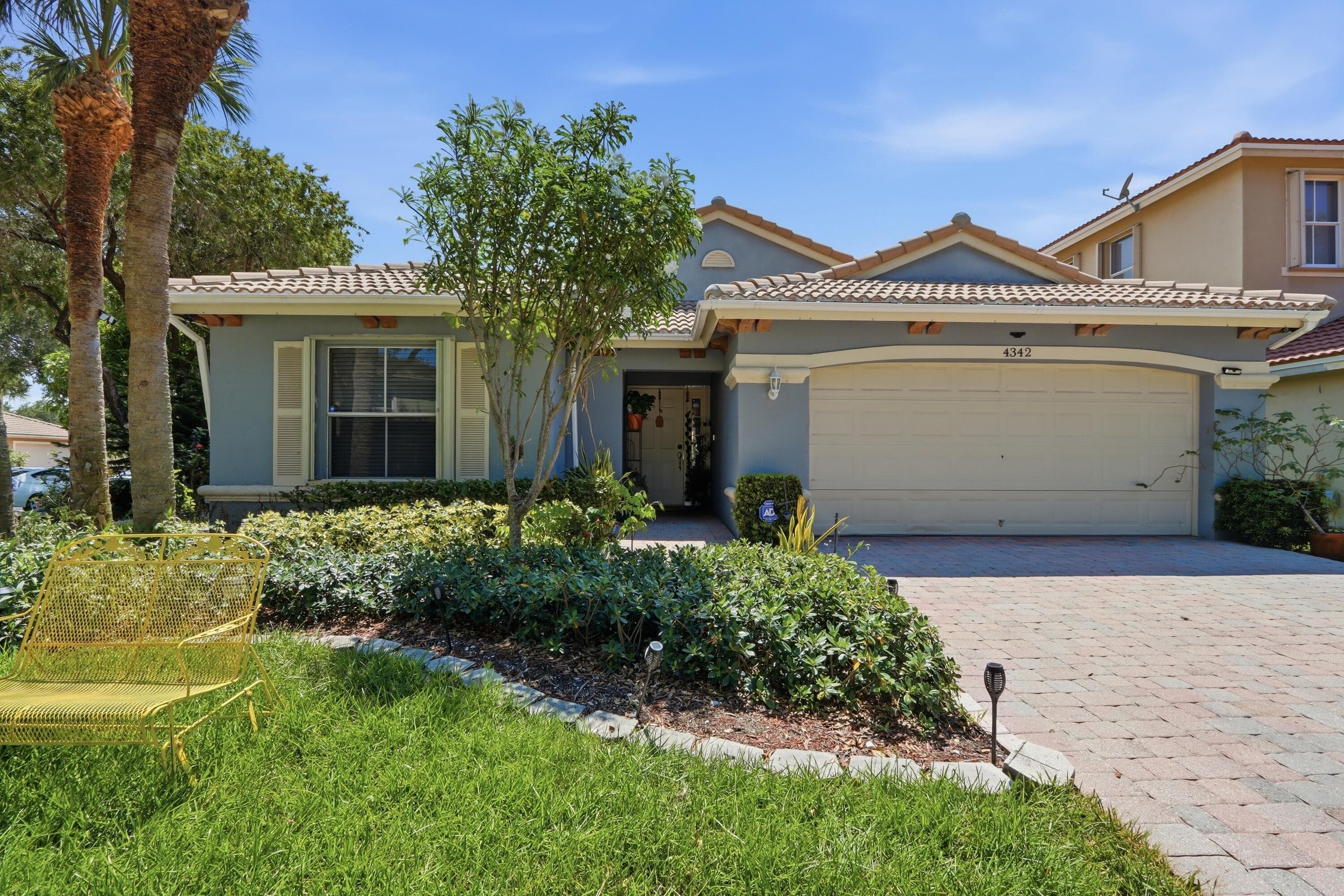 4342 Onega Circle, West Palm Beach, FL 33409 — photo 2 of 41