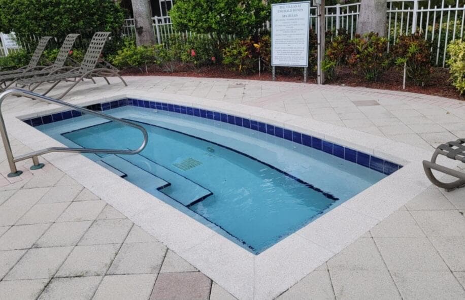6533 Emerald Dunes Drive 304, West Palm Beach, FL 33411 — photo 7 of 31