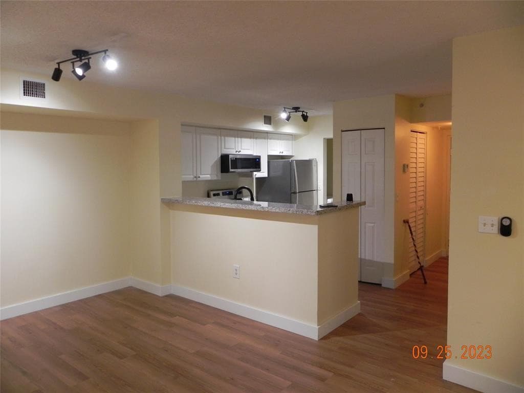 577 SW 111th Lane 204, Pembroke Pines, FL 33025 — photo 1 of 17