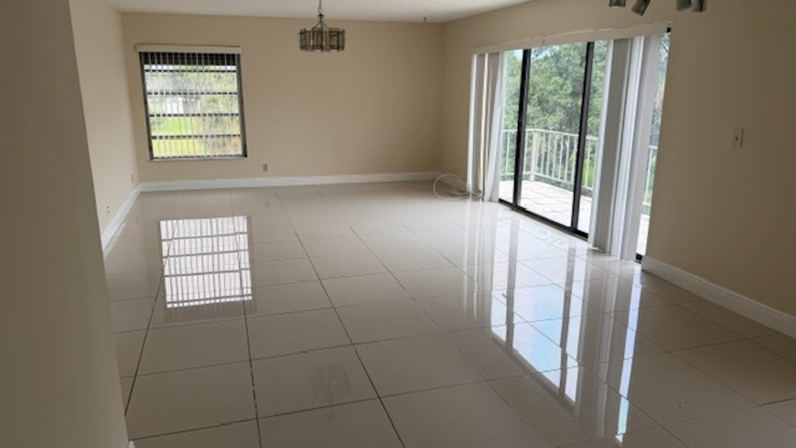 430 Commodore Drive 310, Plantation, FL 33325 — photo 3 of 8