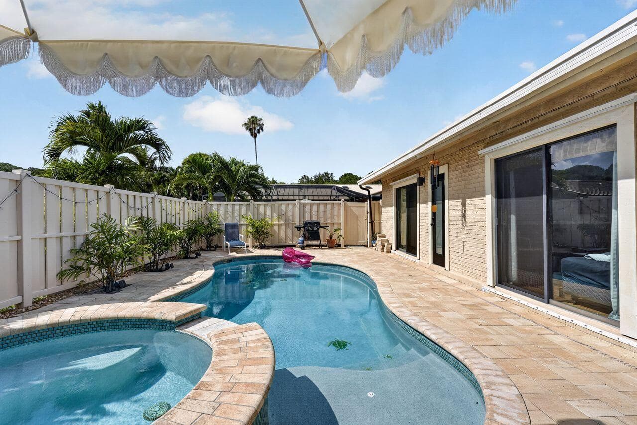 5378 Eagle Lake Drive, Palm Beach Gardens, FL 33418 — photo 8 of 30