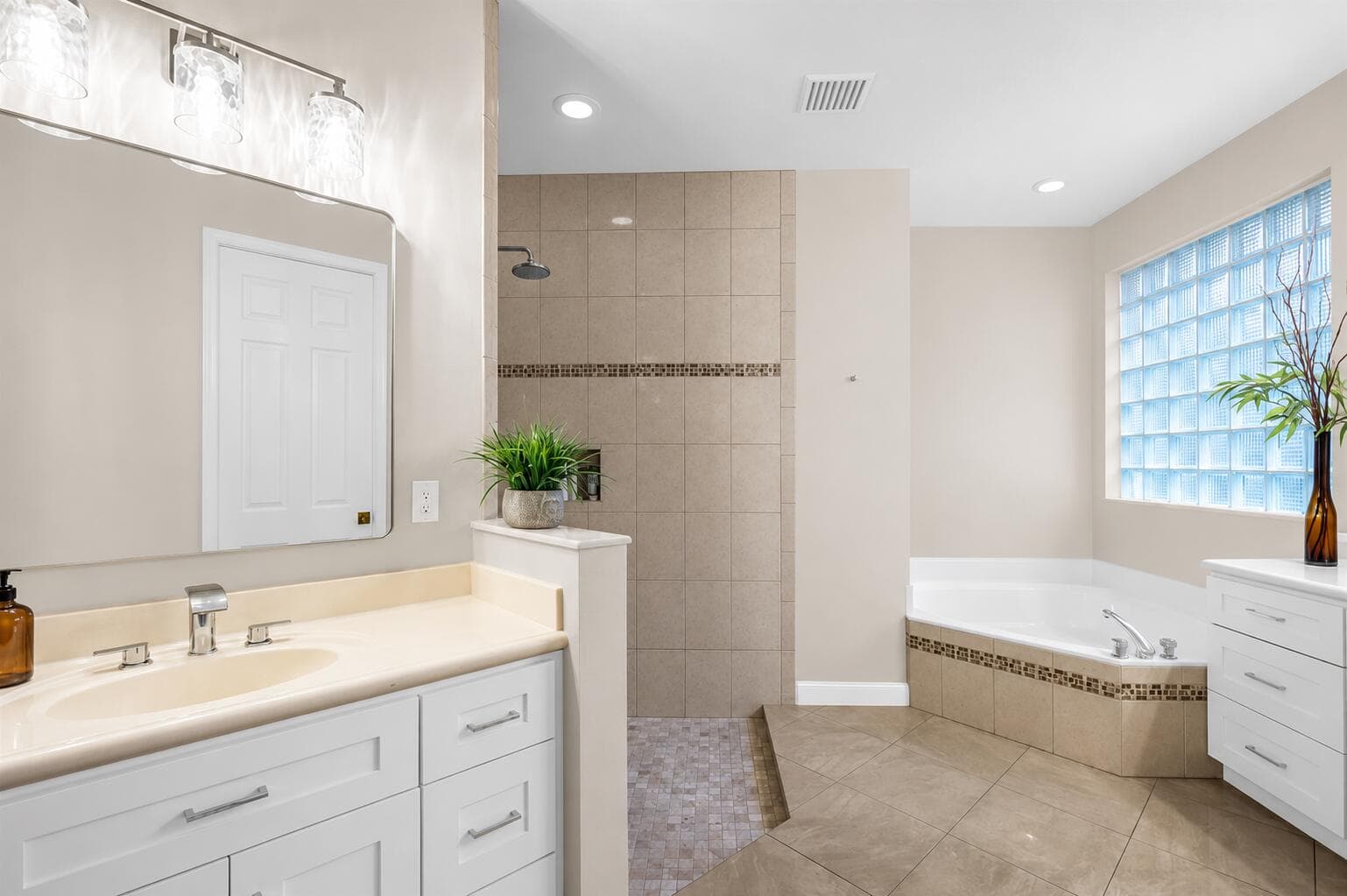 326 NW 120th Drive, Coral Springs, FL 33071 — photo 7 of 33