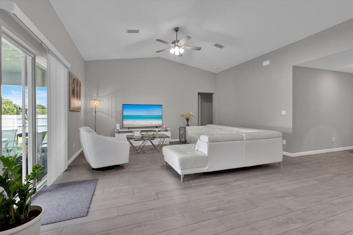 449 SE Whitmore Drive, Port St. Lucie, FL 34984 — photo 9 of 59