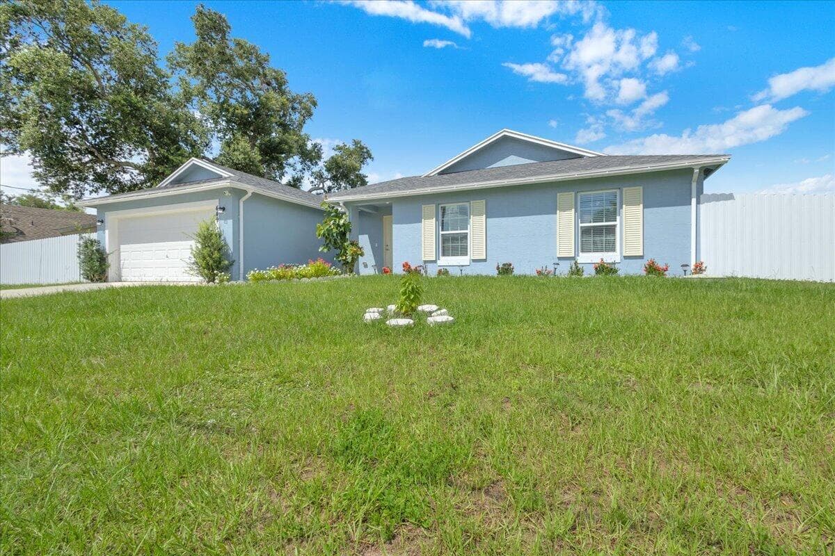 449 SE Whitmore Drive, Port St. Lucie, FL 34984 — photo