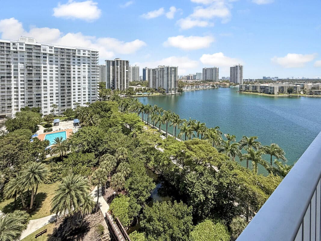 2801 NE 183rd Street 1212, Aventura, FL 33160 — photo