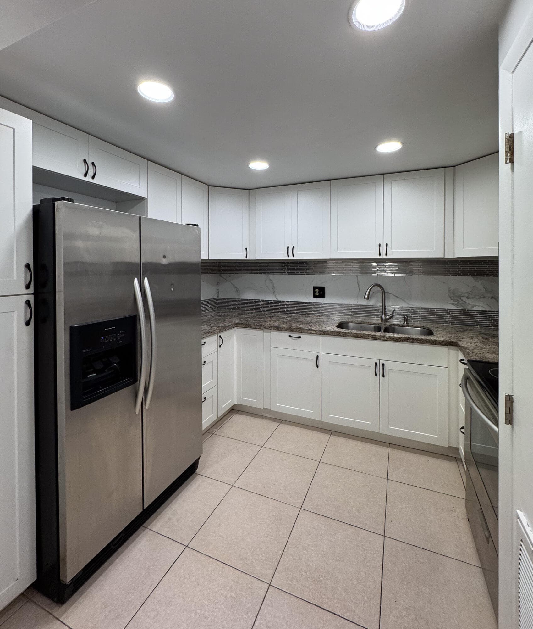 4166 Inverrary Drive 104, Lauderhill, FL 33319 — photo 16 of 18