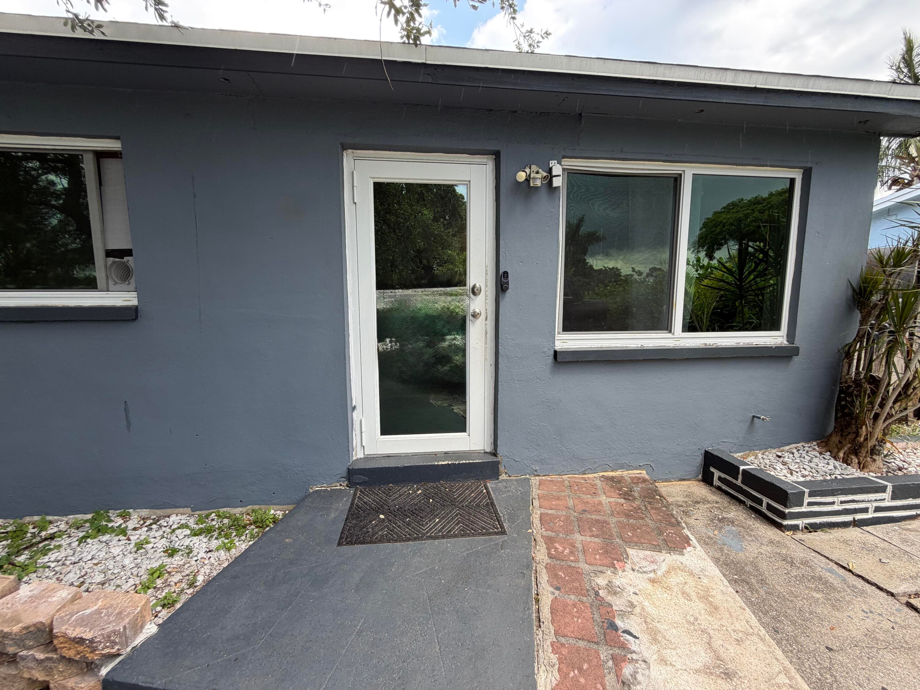 Single Family Residence in Boynton Beach — photo 2 of 2