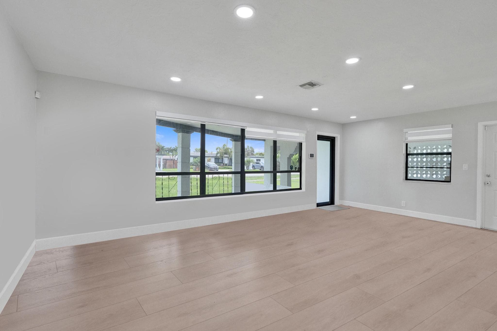 1054 Wyoming Avenue, Fort Lauderdale, FL 33312 — photo 3 of 37