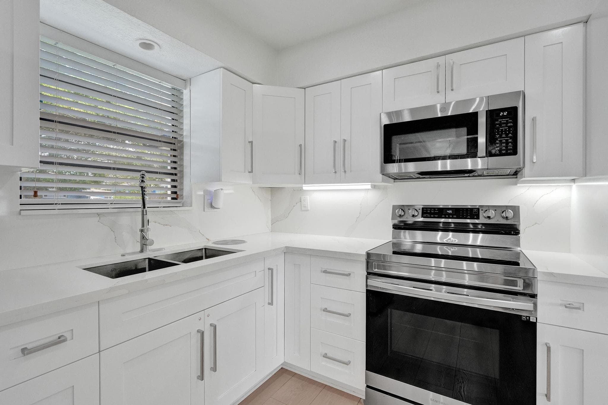 1054 Wyoming Avenue, Fort Lauderdale, FL 33312 — photo 10 of 37