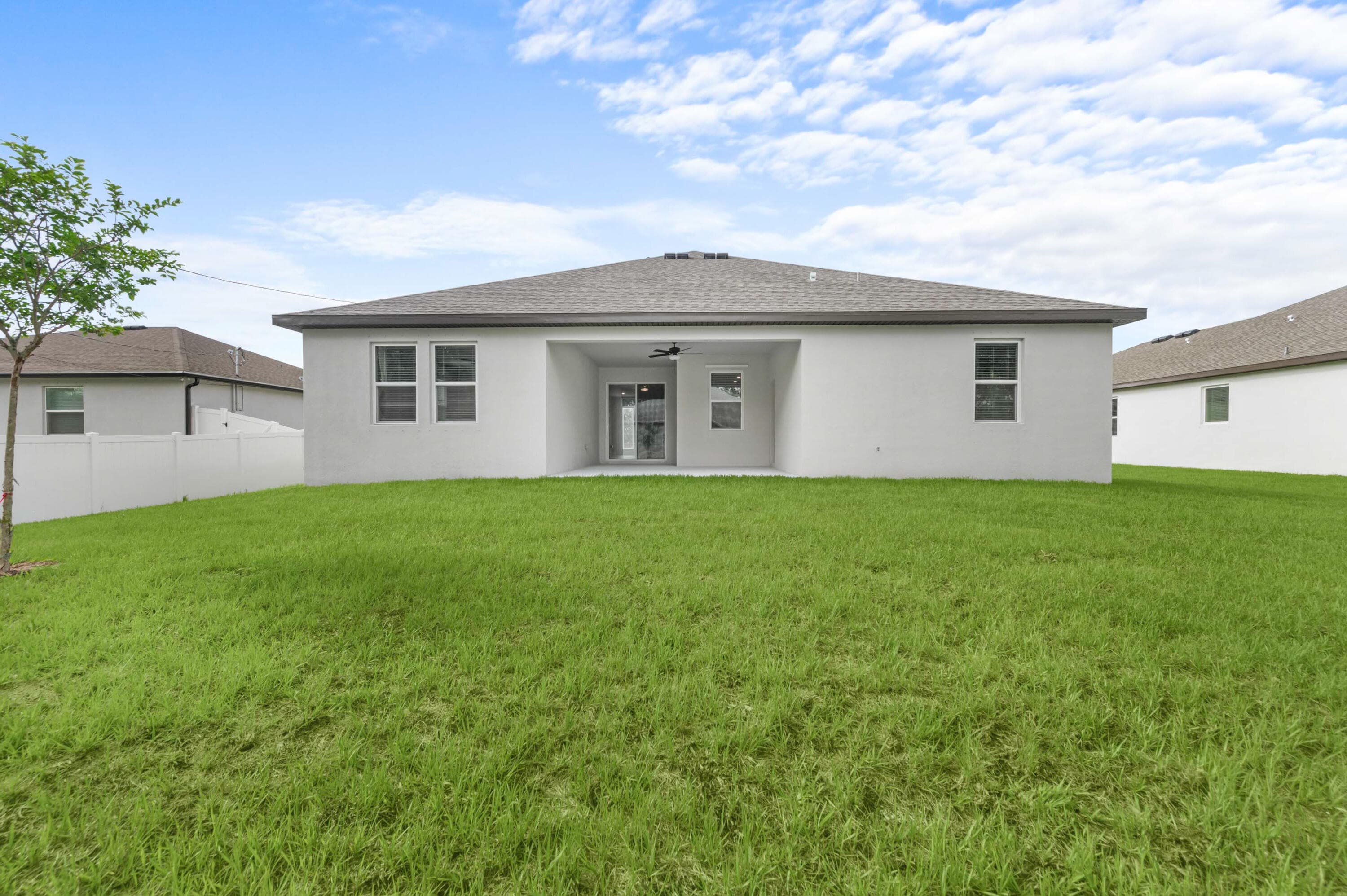 7876 104th Avenue, Vero Beach, FL 32967 — photo 5 of 35