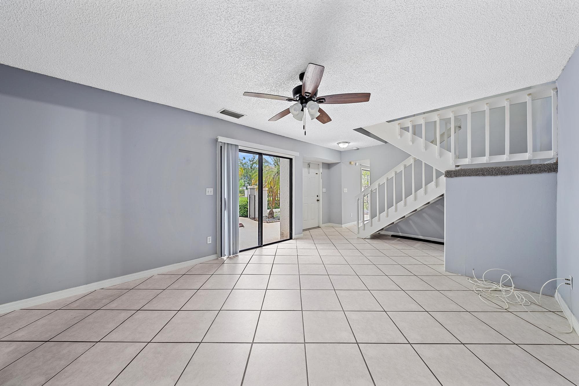 352 Prestwick Circle 1, Palm Beach Gardens, FL 33418 — photo 3 of 33