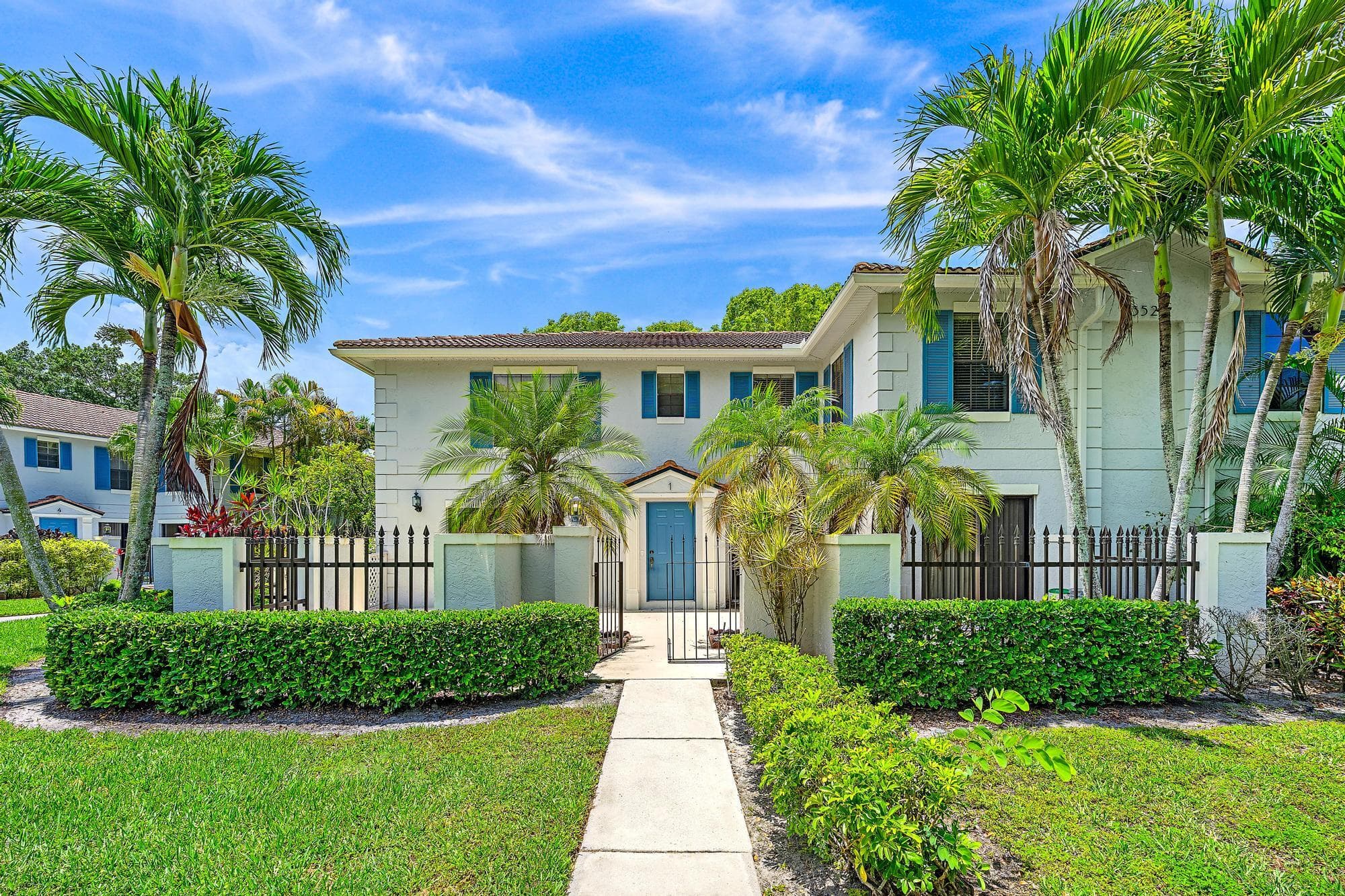 352 Prestwick Circle 1, Palm Beach Gardens, FL 33418 — photo 1 of 33