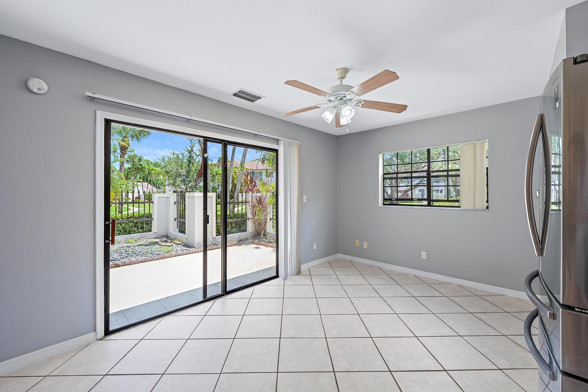 352 Prestwick Circle 1, Palm Beach Gardens, FL 33418 — photo 17 of 33