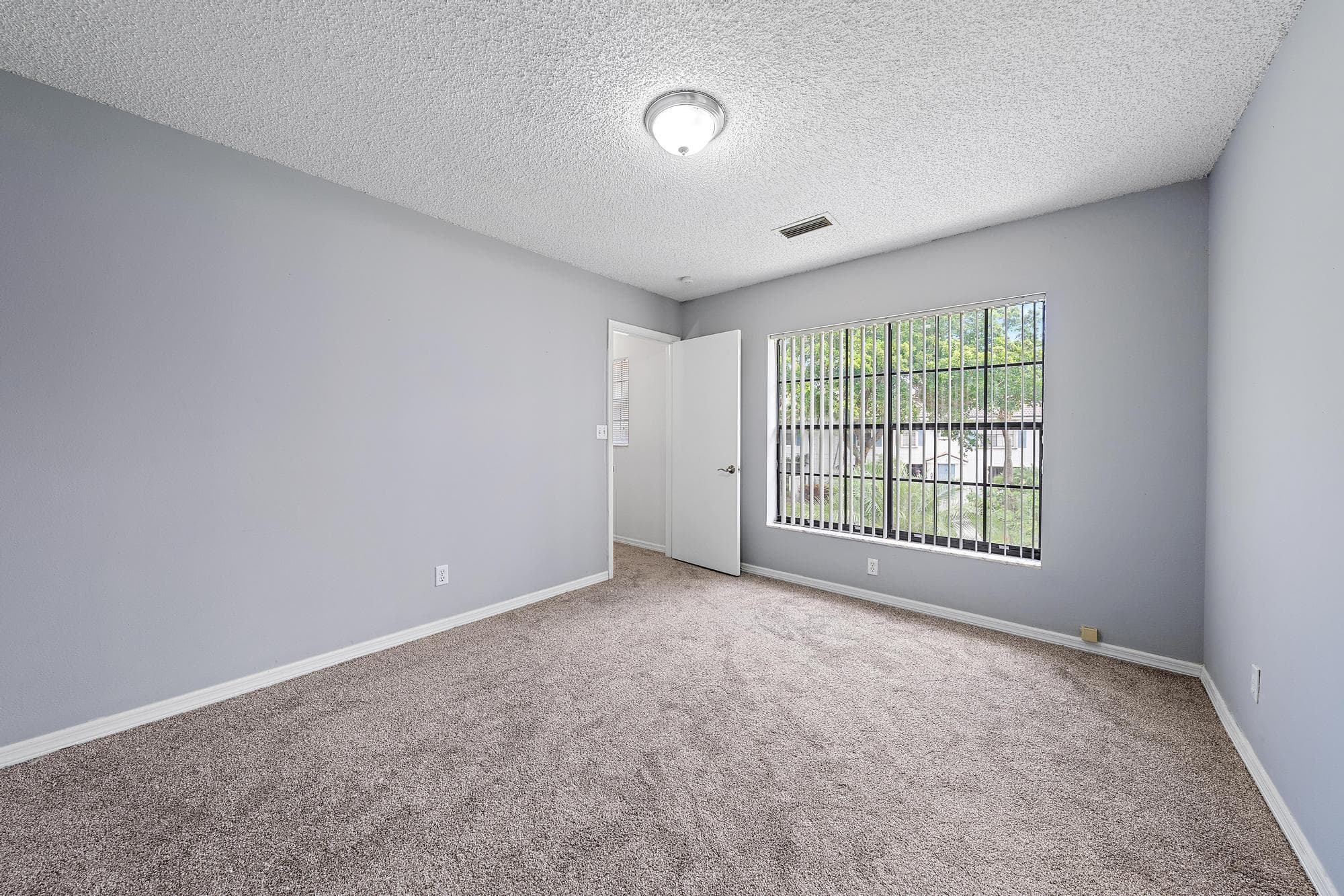 352 Prestwick Circle 1, Palm Beach Gardens, FL 33418 — photo 24 of 33