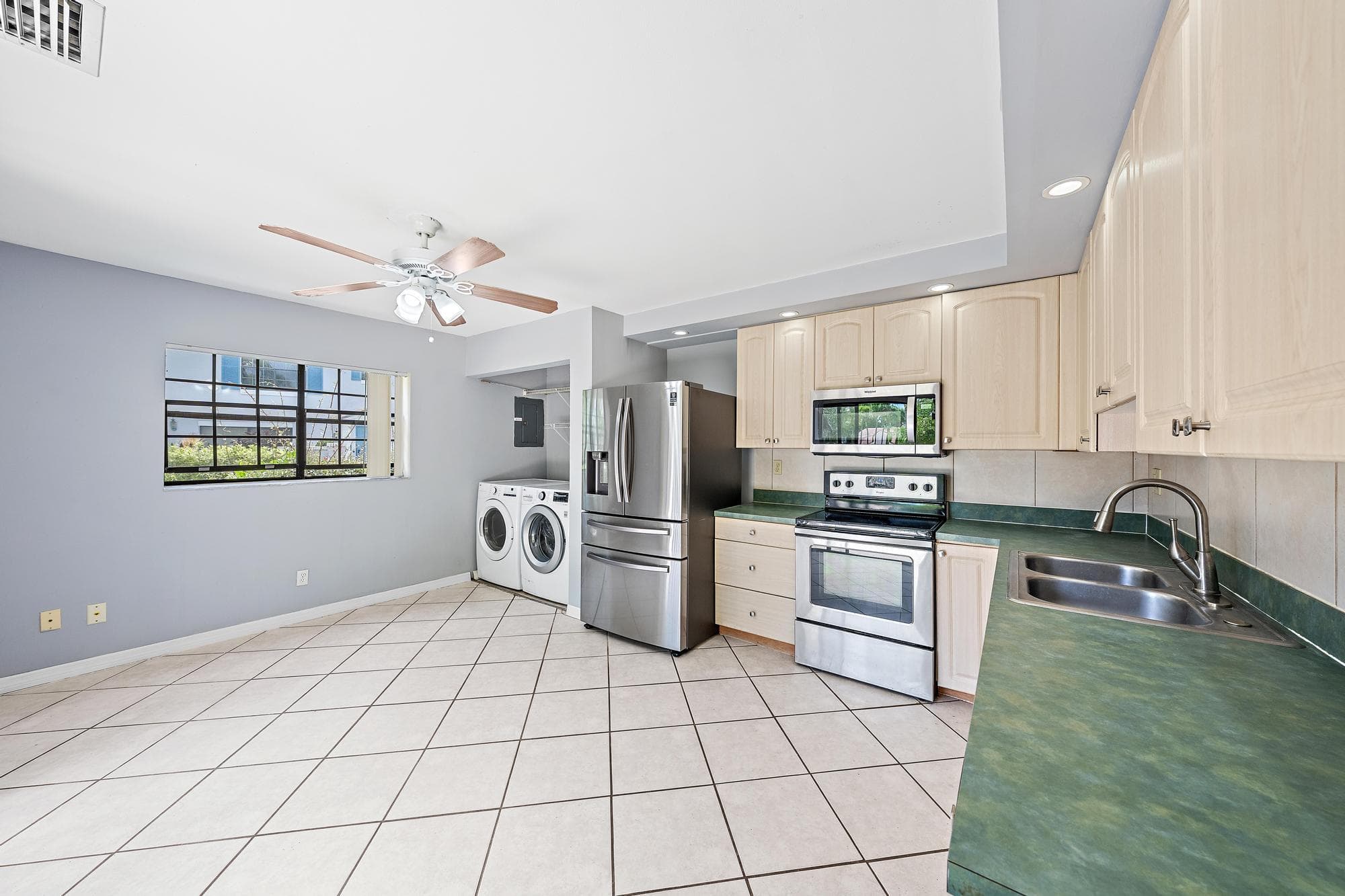 352 Prestwick Circle 1, Palm Beach Gardens, FL 33418 — photo 29 of 33