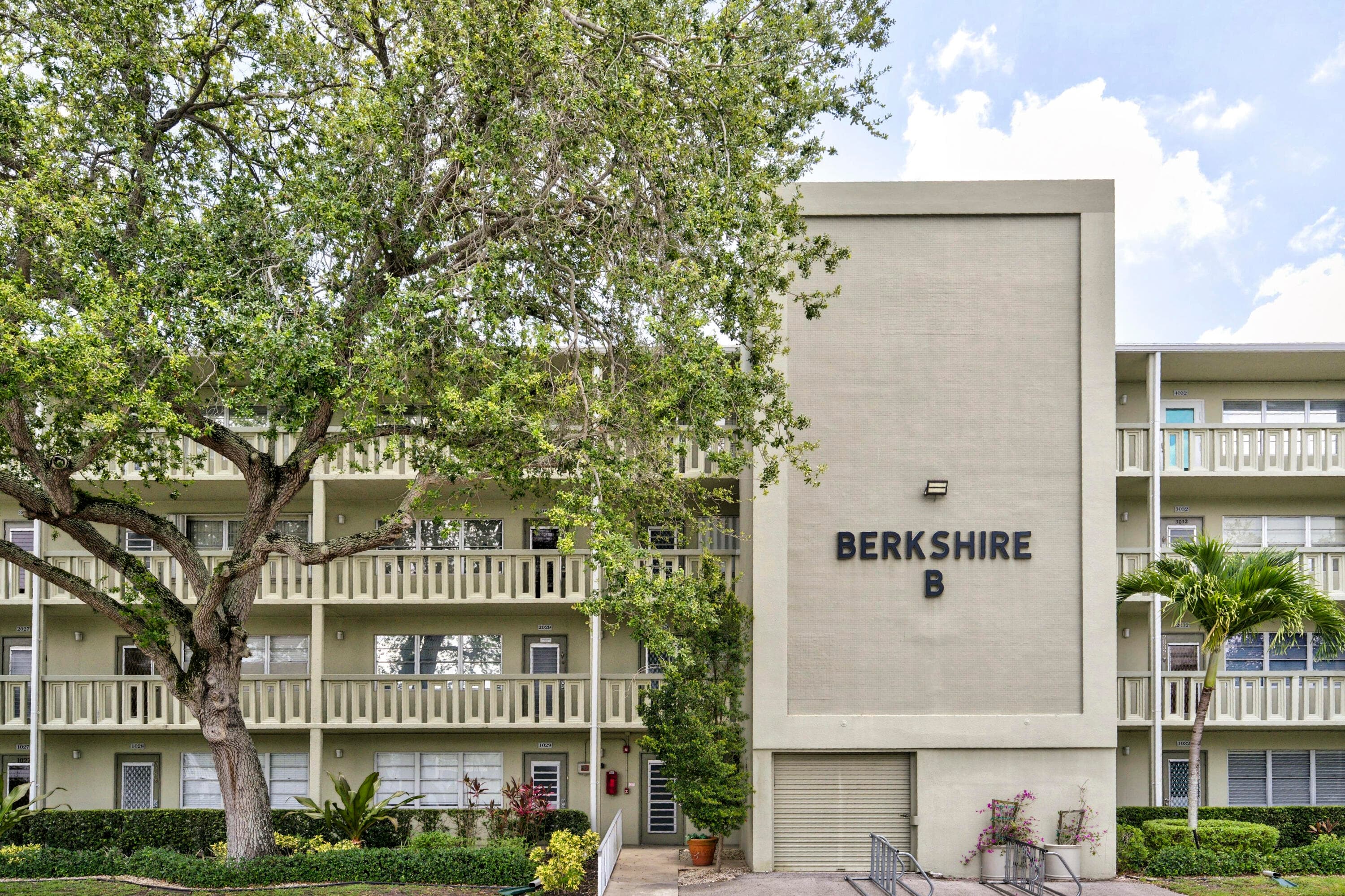 1039 Berkshire B Crescent 1039, Deerfield Beach, FL 33442 — photo 1 of 22