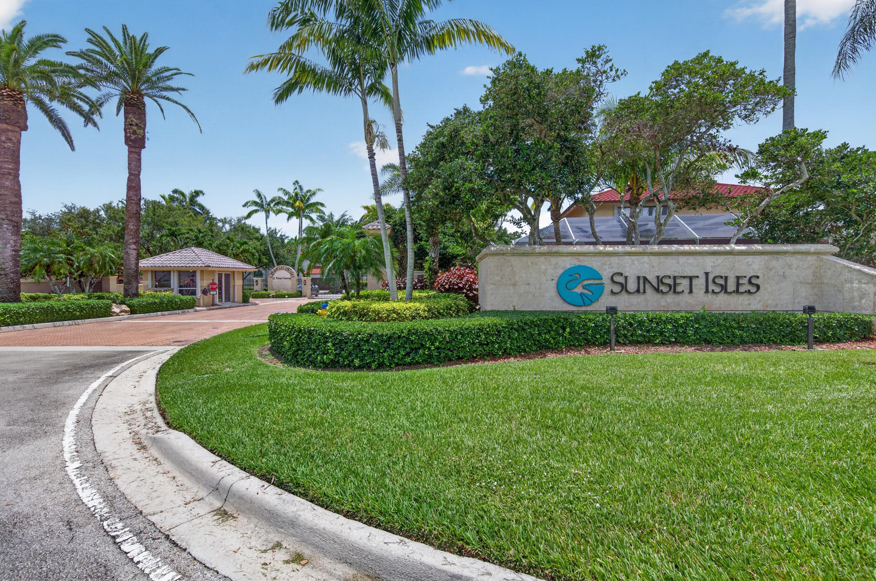 1501 NW 180th Way, Pembroke Pines, FL 33029 — photo 4 of 63