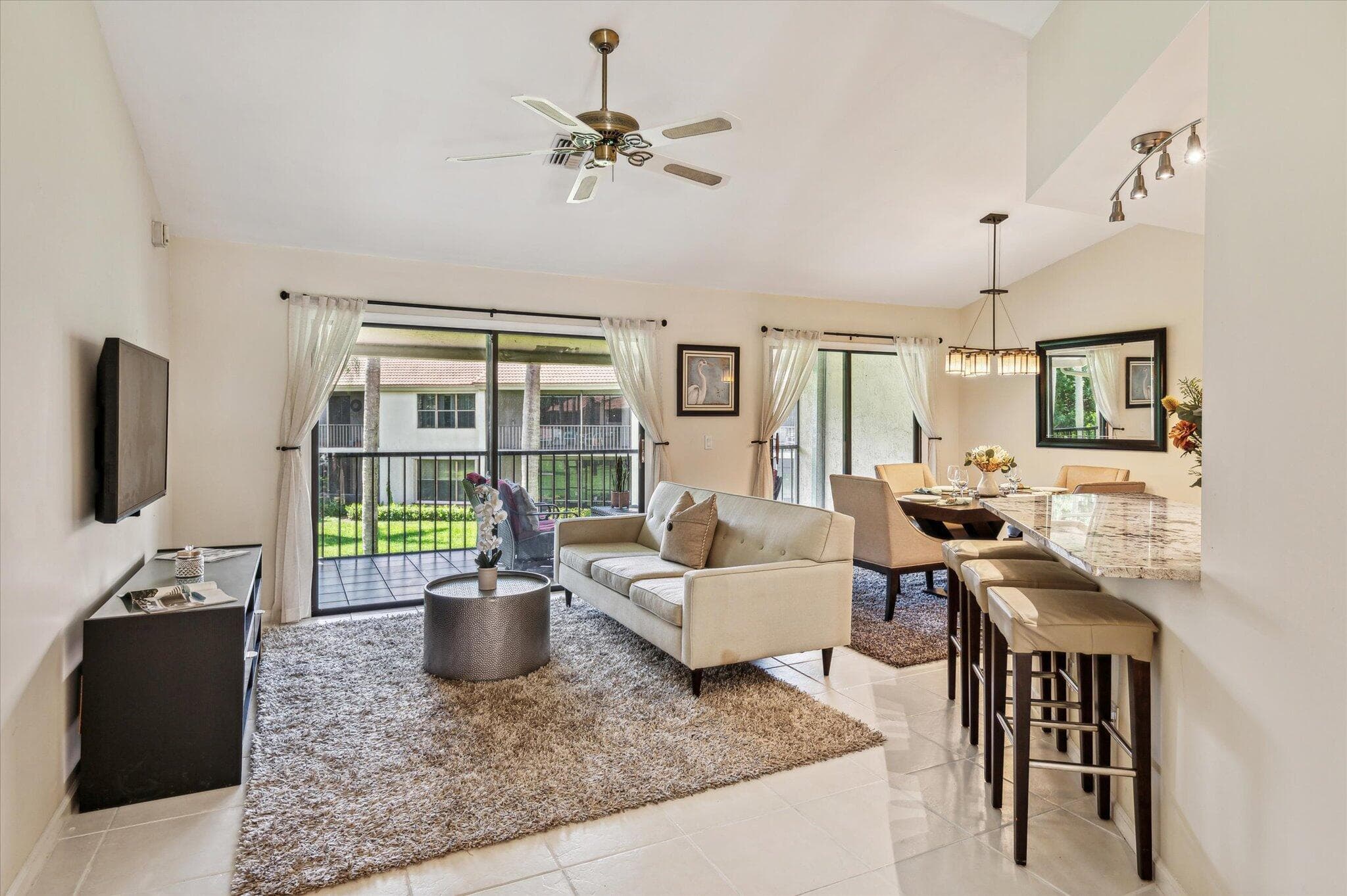 5750 Coach House Circle G, Boca Raton, FL 33486 — photo 4 of 19