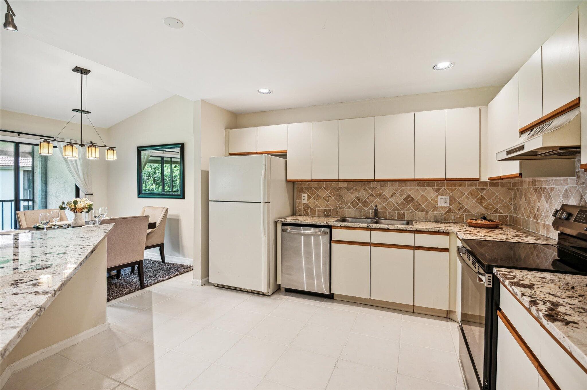 5750 Coach House Circle G, Boca Raton, FL 33486 — photo 9 of 19