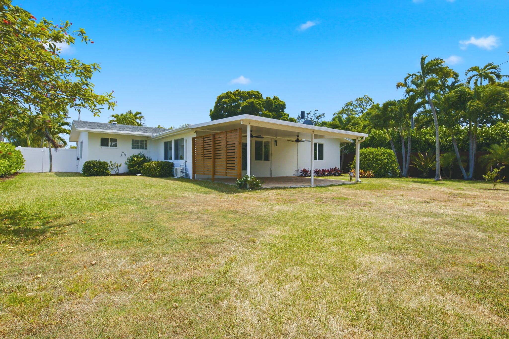 1745 NE 36th Street, Oakland Park, FL 33334 — photo 6 of 39