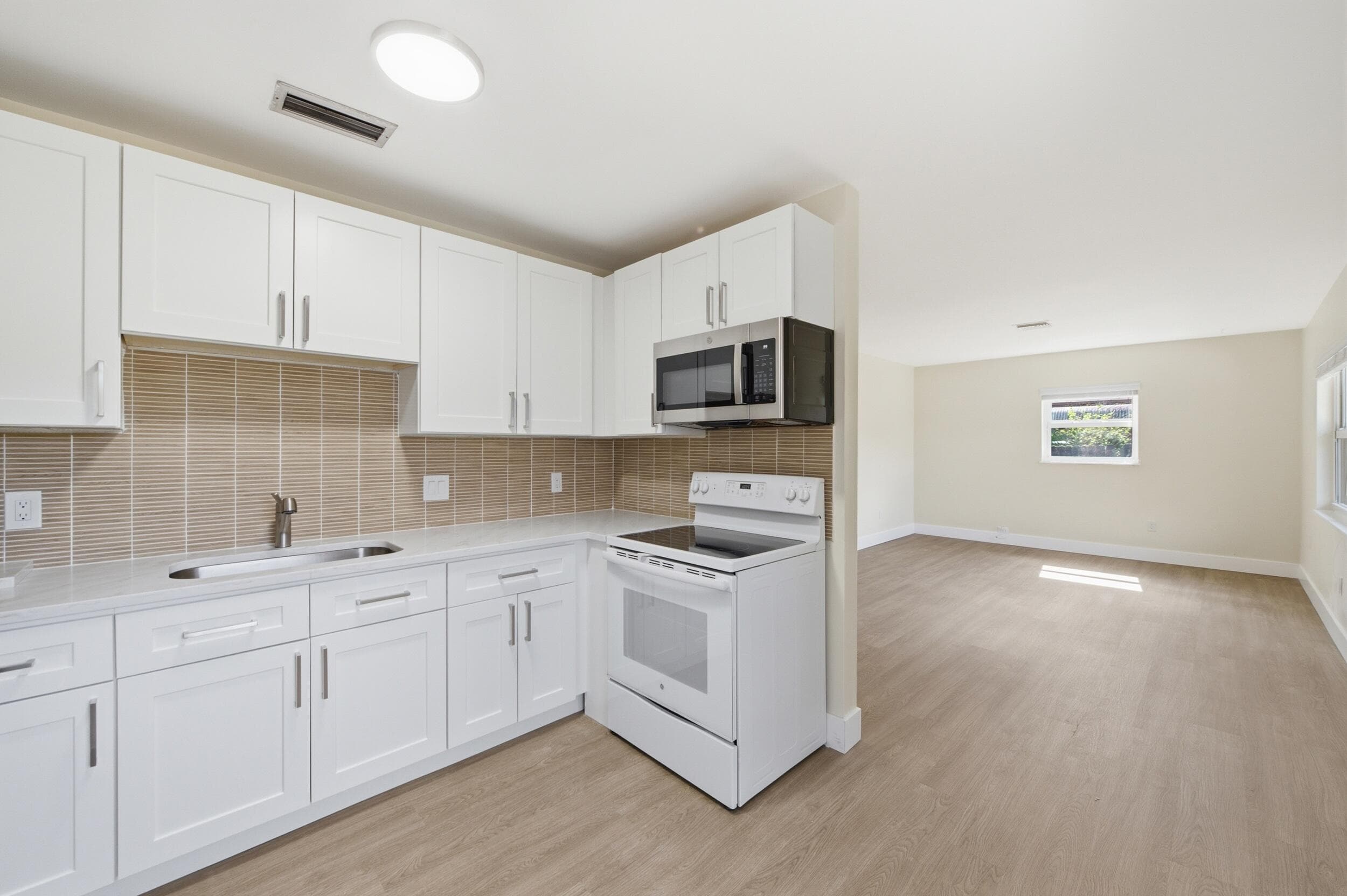 355 Wickline Boulevard, Lantana, FL 33462 — photo 10 of 27