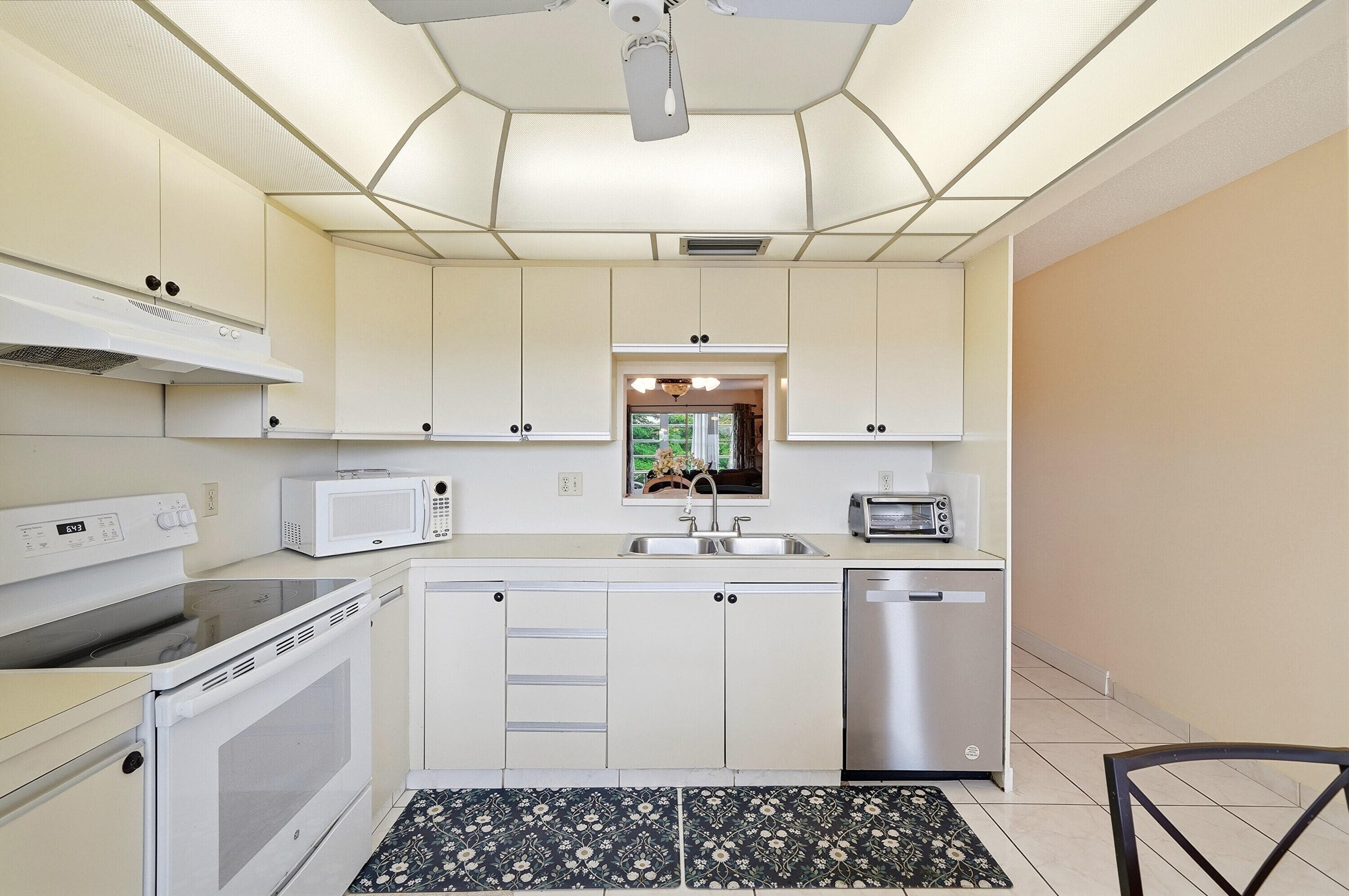 3201 Portofino Point E3, Coconut Creek, FL 33066 — photo 1 of 32