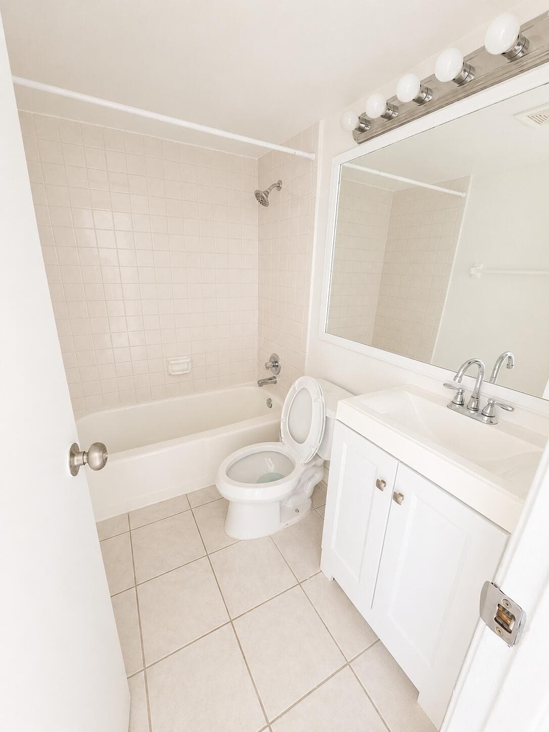 1401 NE 17th Court 208, Fort Lauderdale, FL 33305 — photo 9 of 14