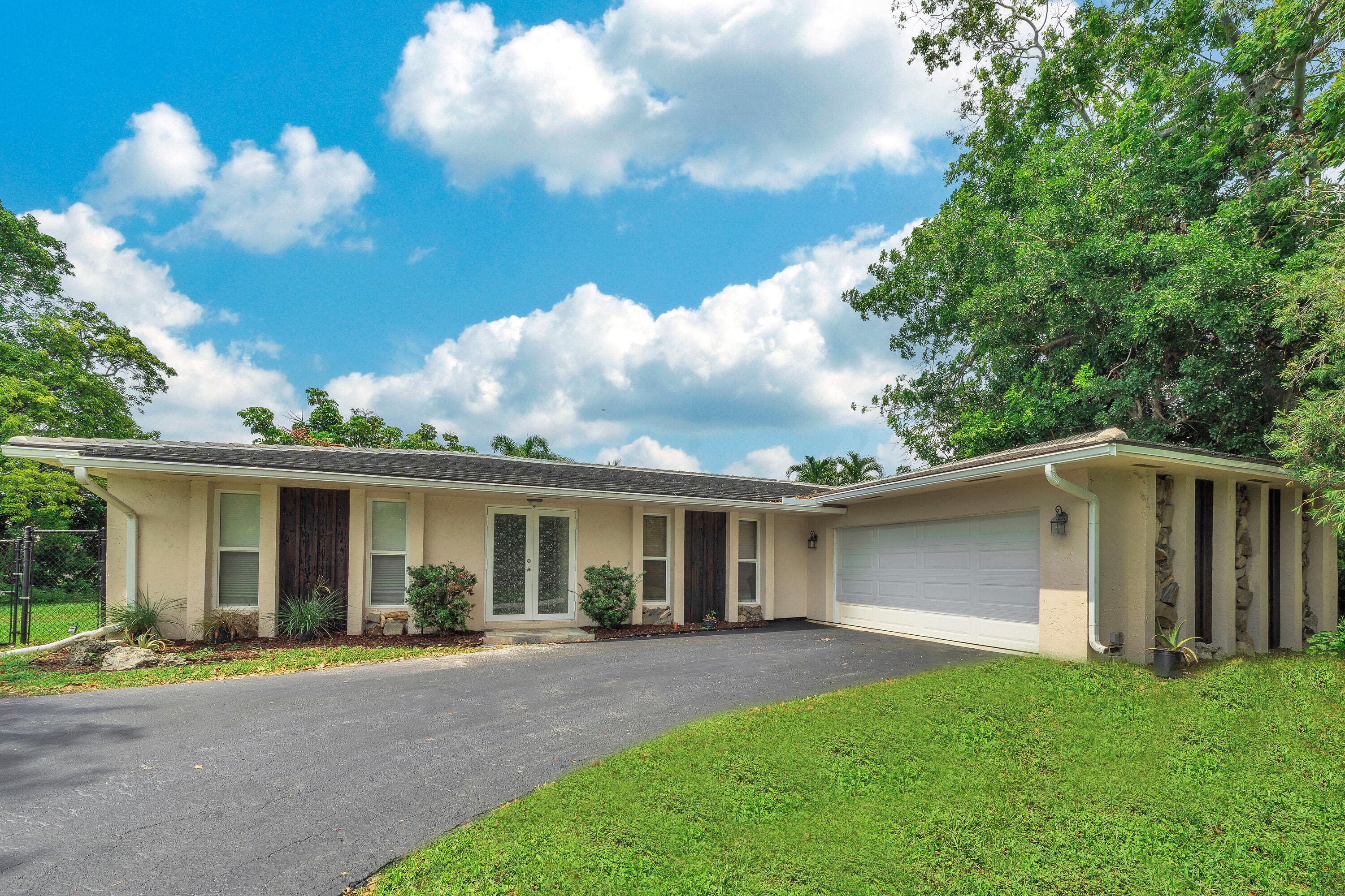 11901 NW 25th Street, Plantation, FL 33323 — photo