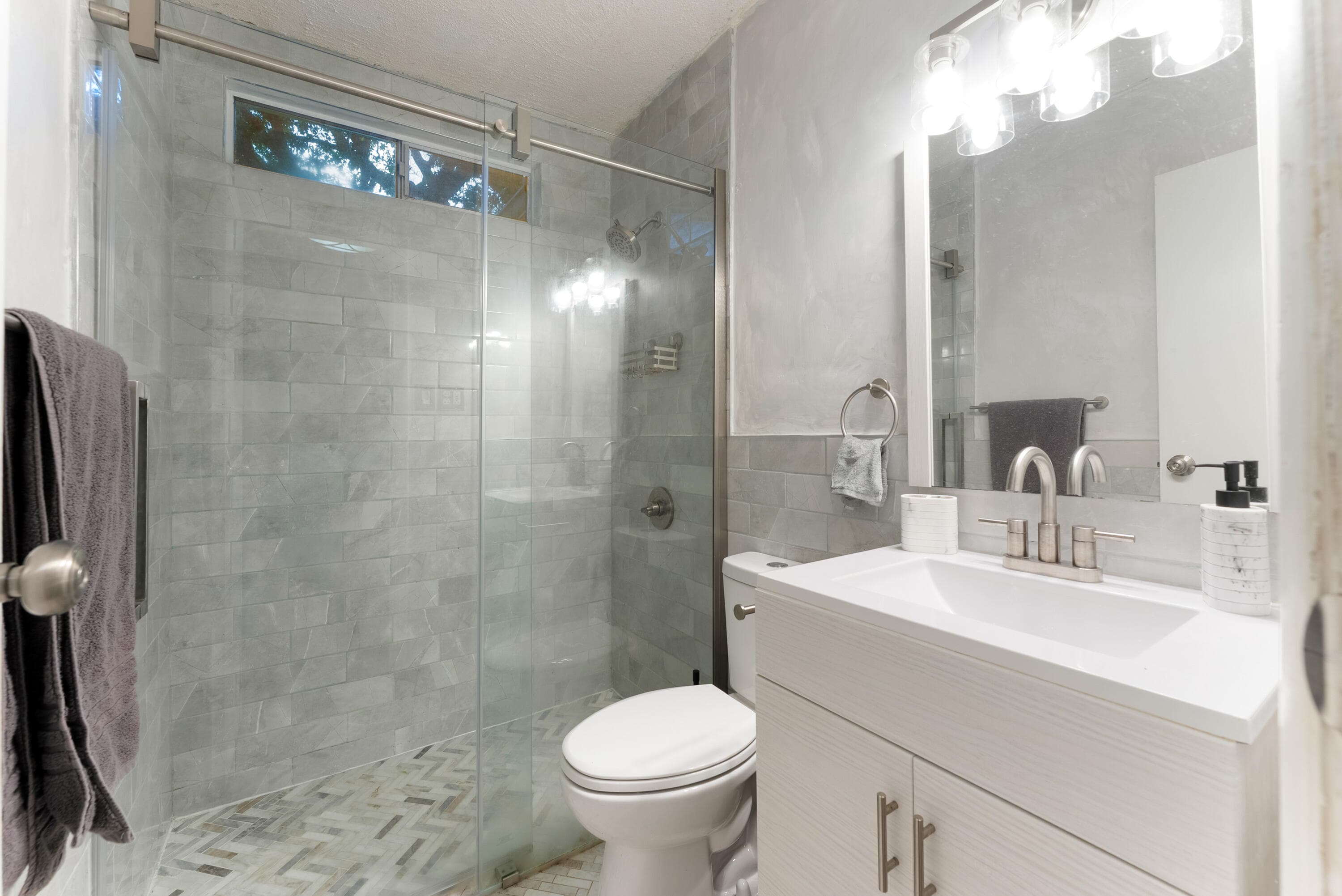 1135 38th Avenue, Vero Beach, FL 32960 — photo 10 of 14