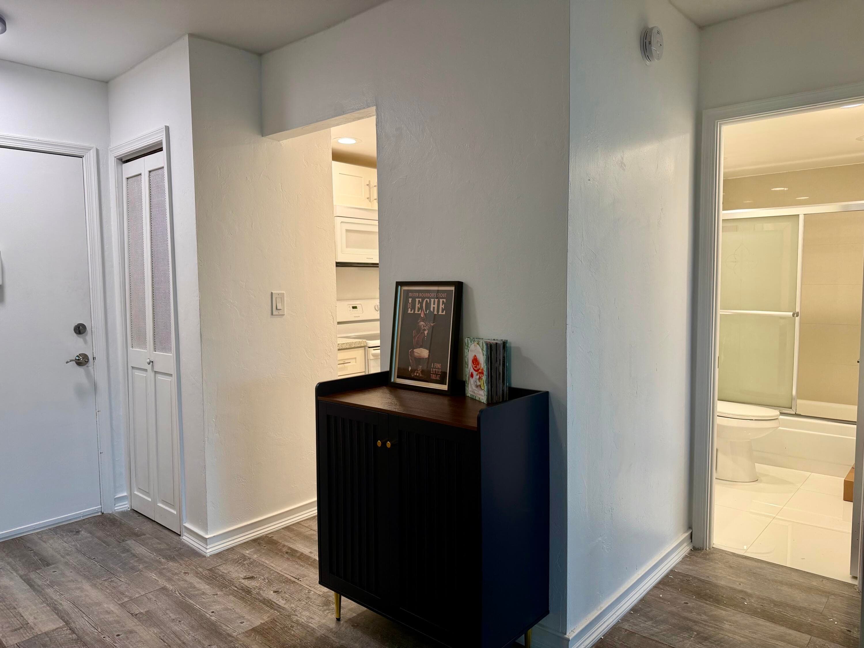 3000 Riomar Street 410, Fort Lauderdale, FL 33304 — photo 3 of 26