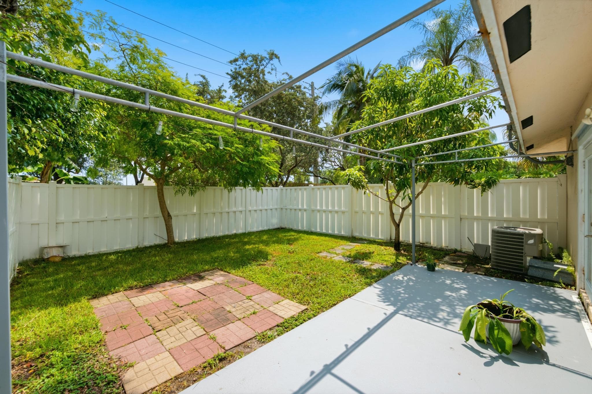 8417 NW 40th Court, Sunrise, FL 33351 — photo 18 of 27
