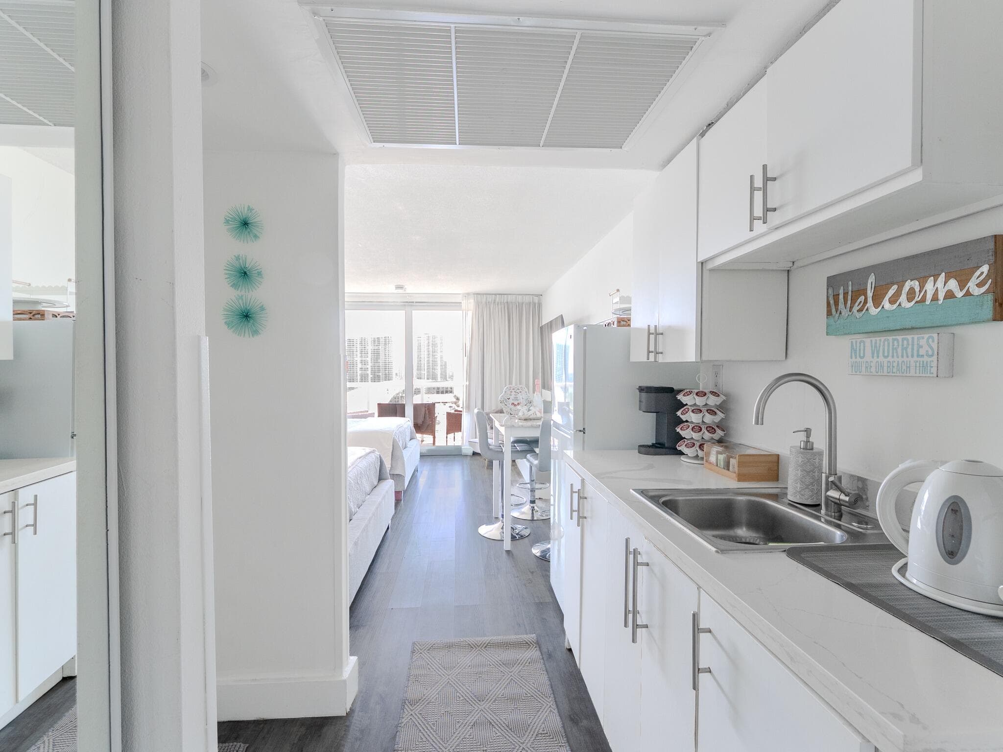 19201 Collins Avenue 1038, Sunny Isles Beach, FL 33160 — photo 7 of 17