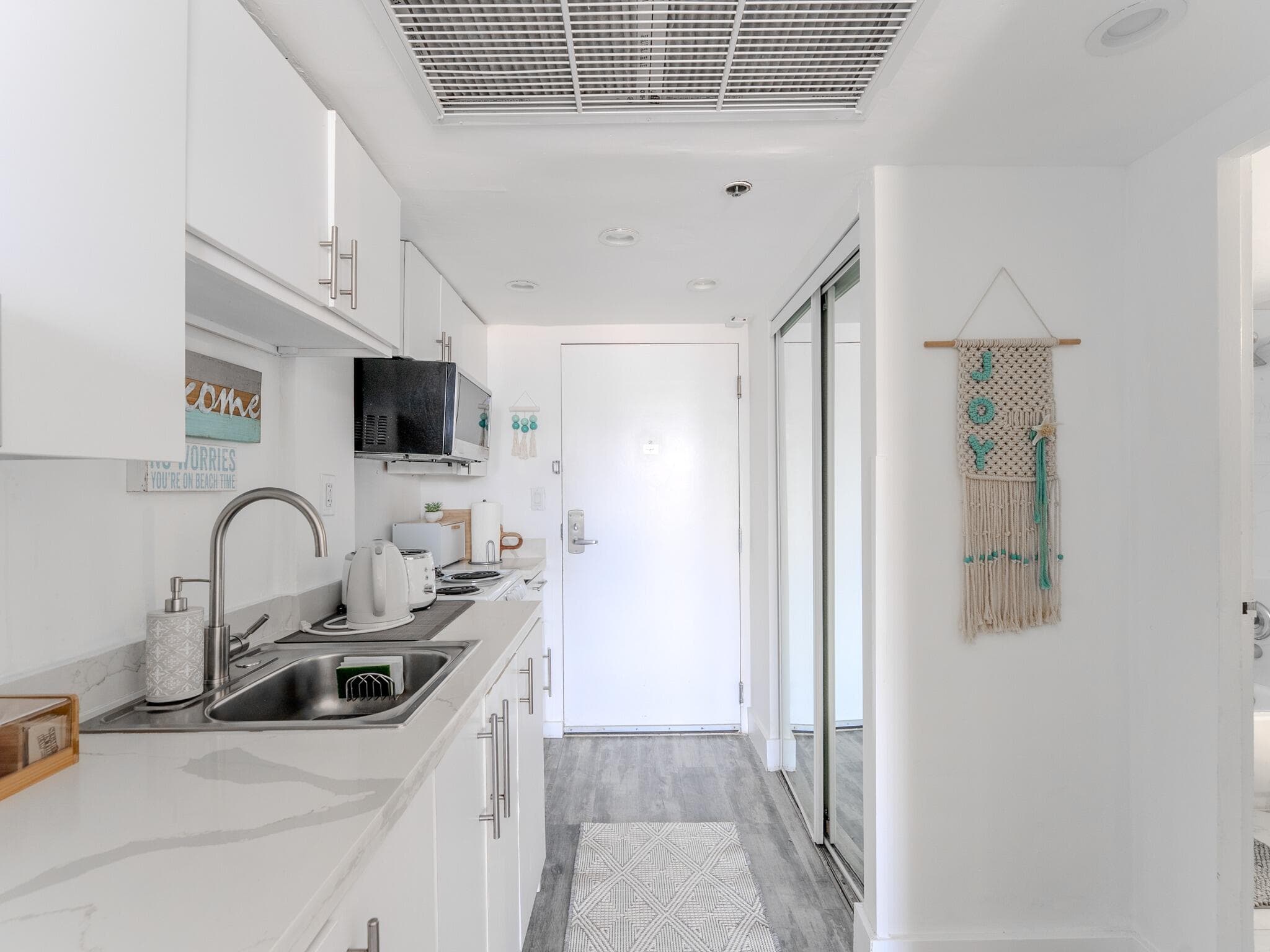 19201 Collins Avenue 1038, Sunny Isles Beach, FL 33160 — photo 10 of 17