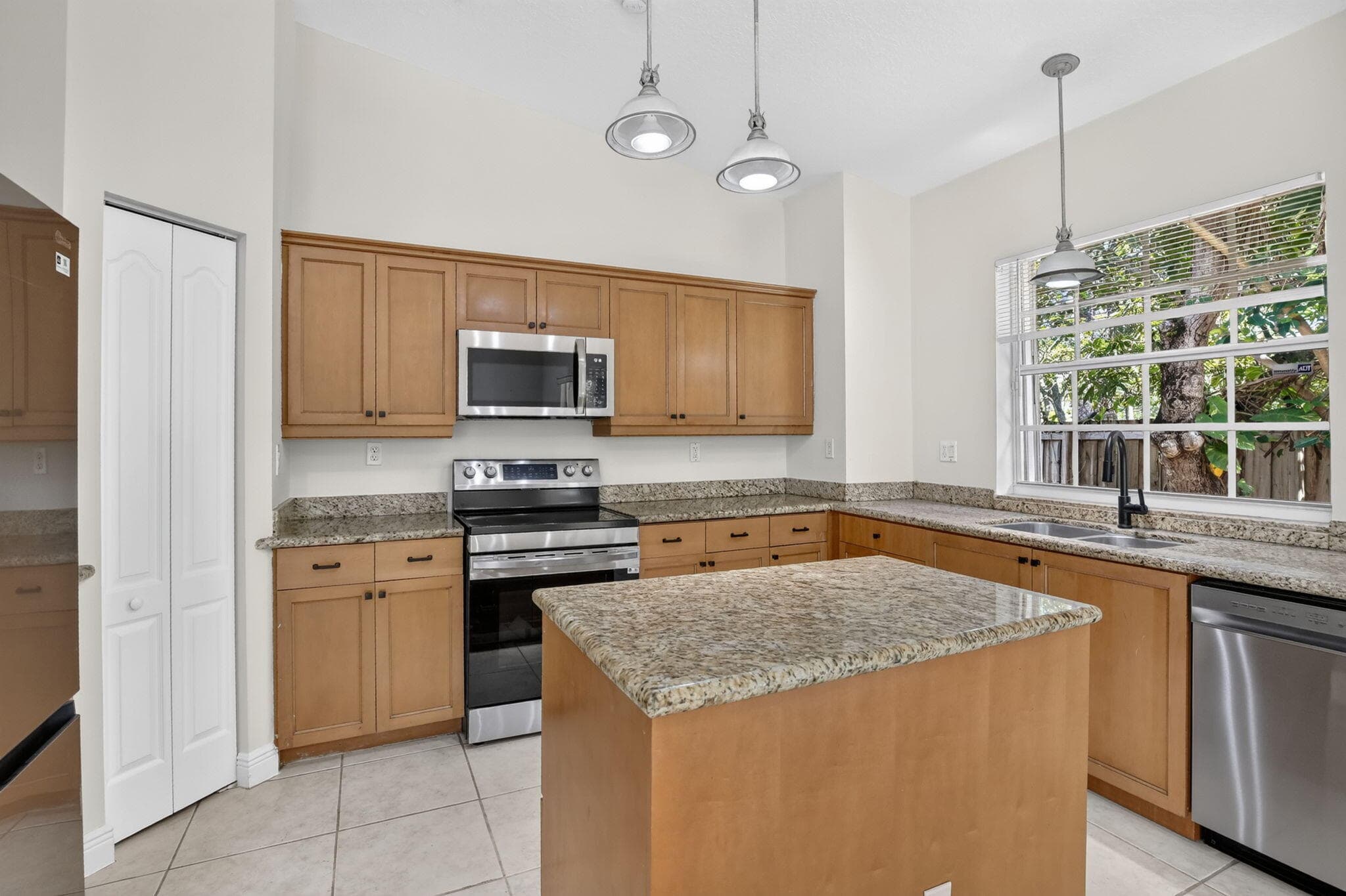 1445 SW 11th Place, Fort Lauderdale, FL 33315 — photo 18 of 53