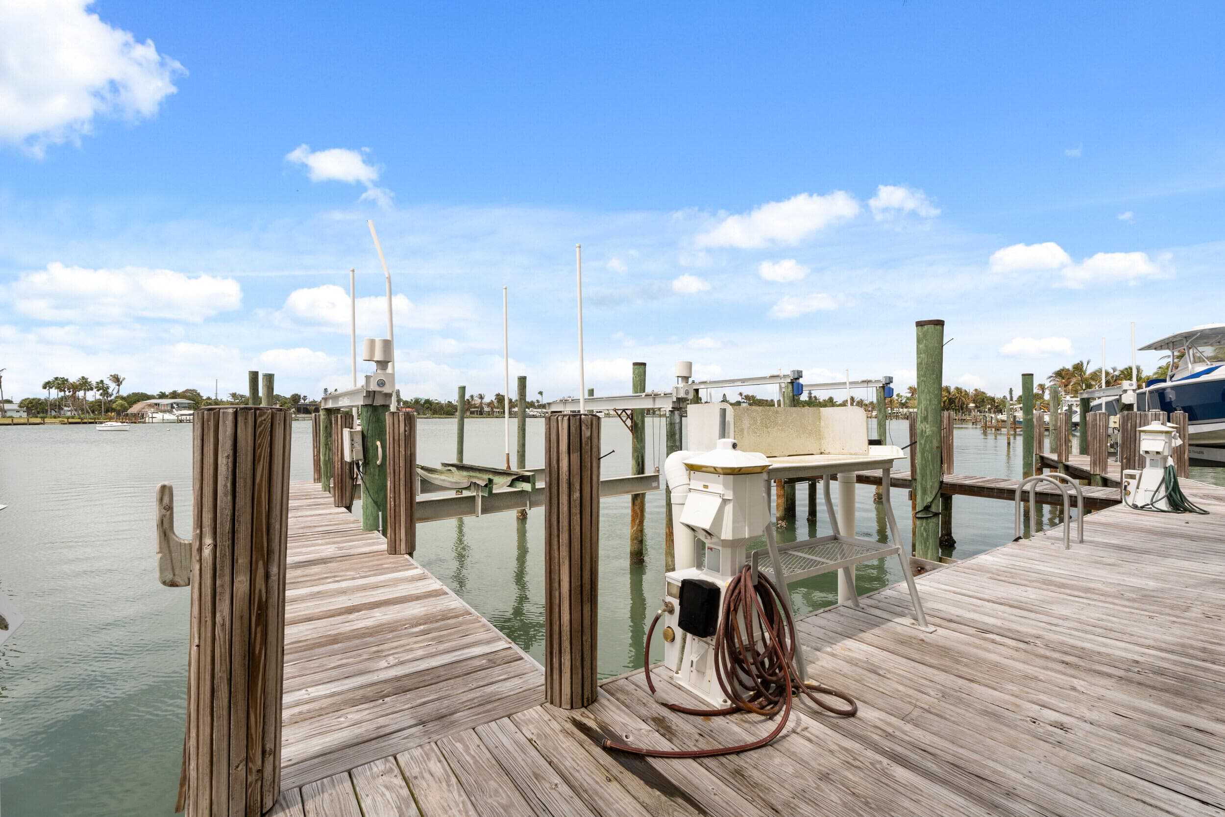 1560 Island Cove Road, Fort Pierce, FL 34949 — photo 8 of 50