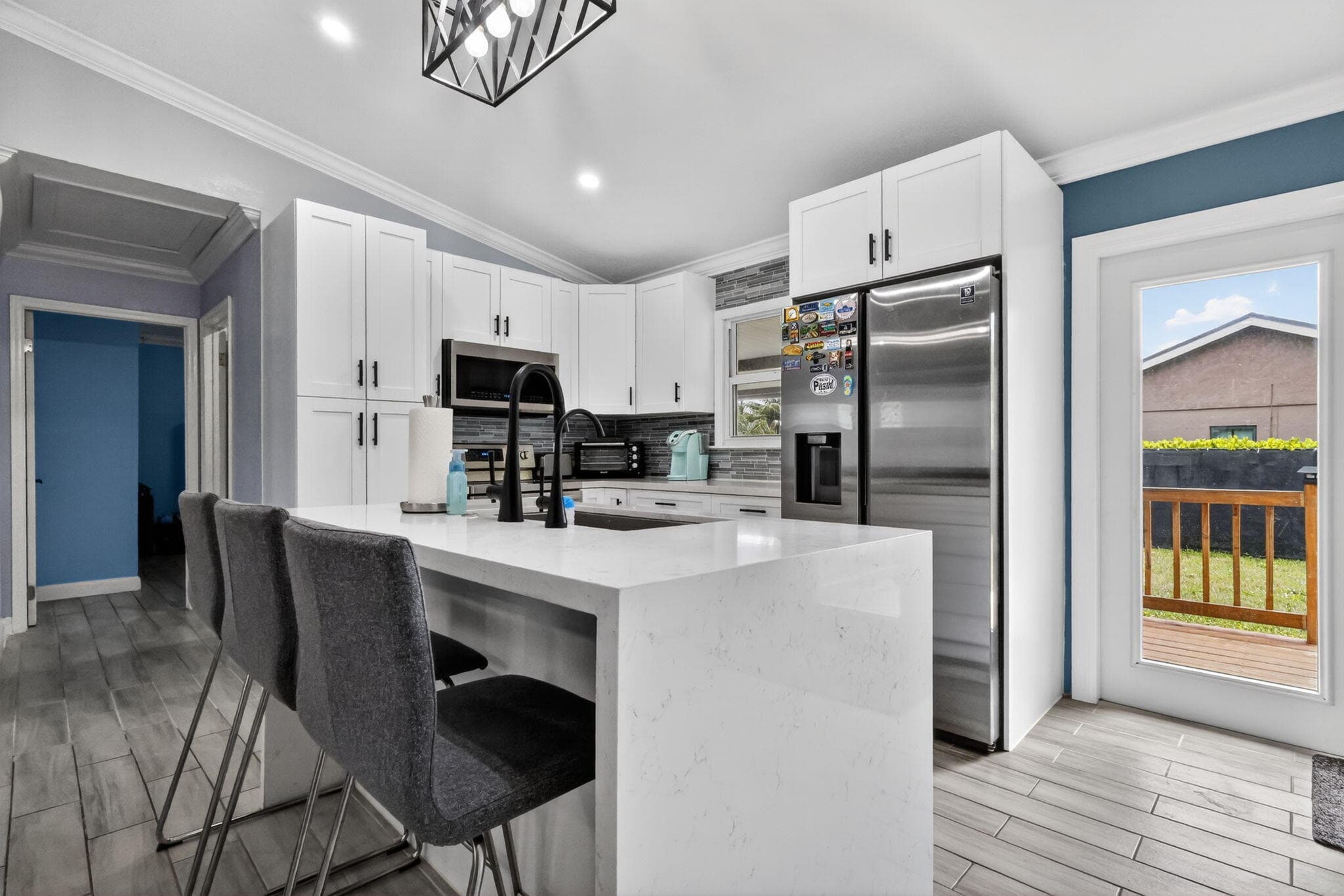 202 Elaine Circle W, West Palm Beach, FL 33409 — photo 10 of 44