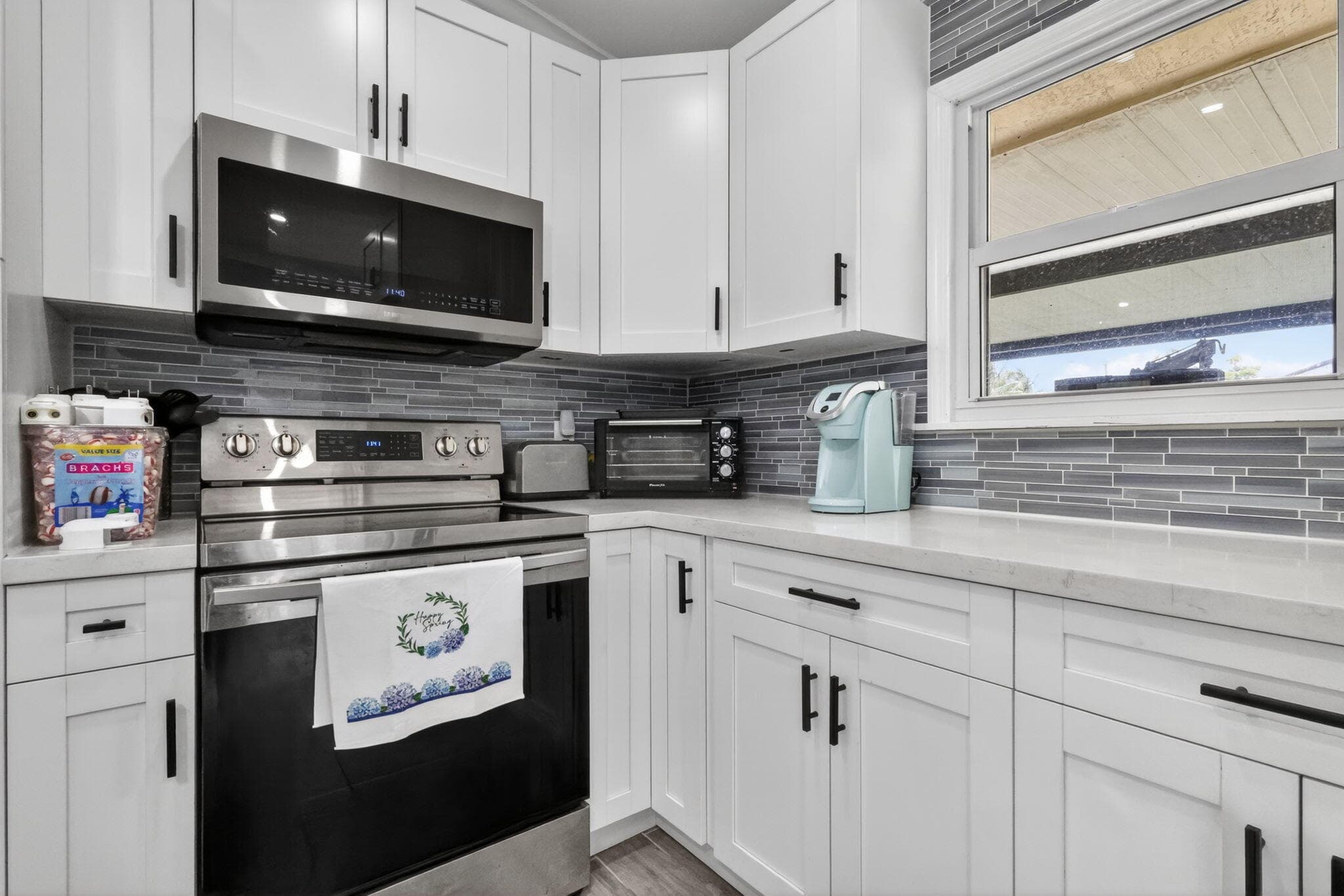 202 Elaine Circle W, West Palm Beach, FL 33409 — photo 12 of 44