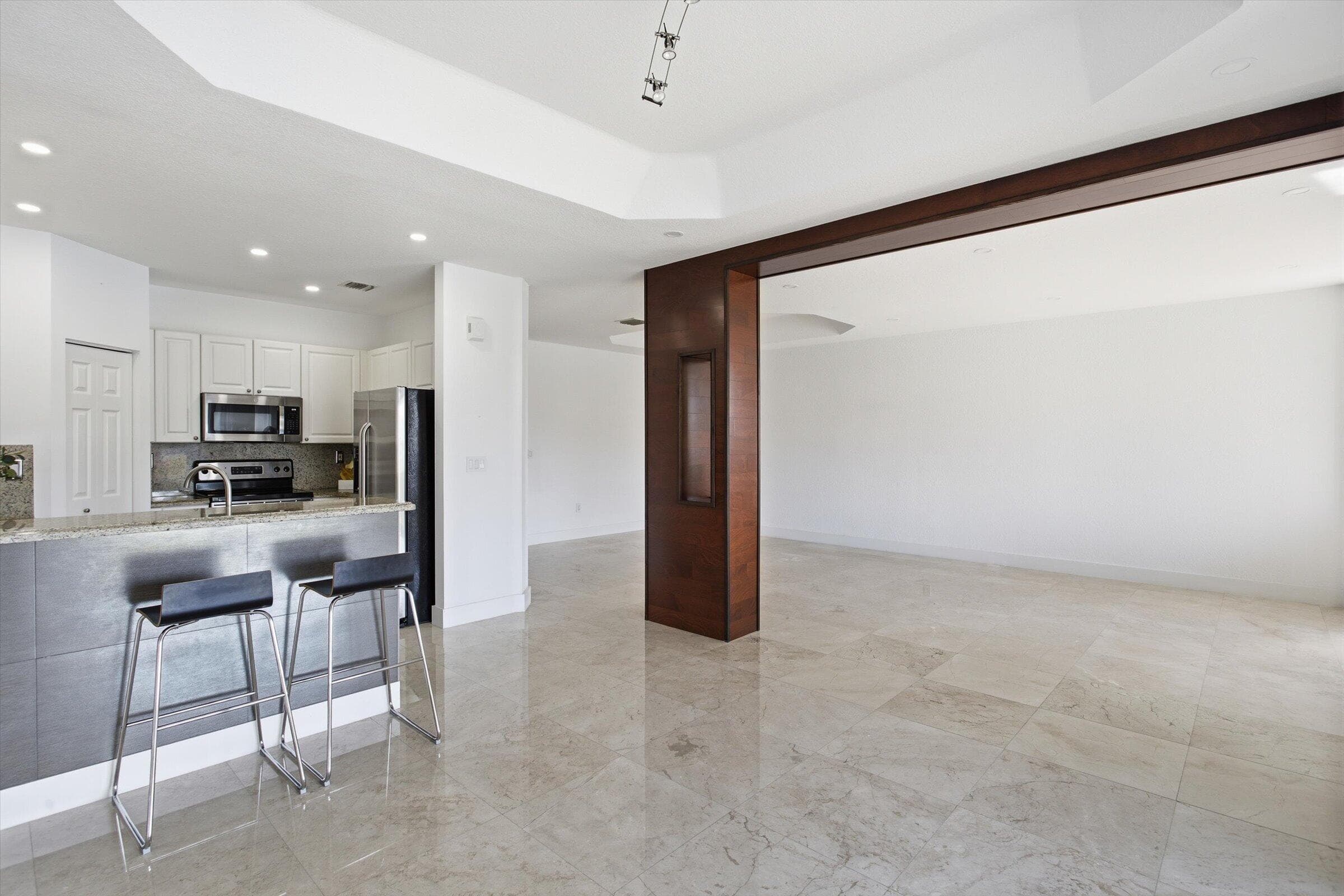 11180 NW 73rd Street, Doral, FL 33178 — photo 9 of 70