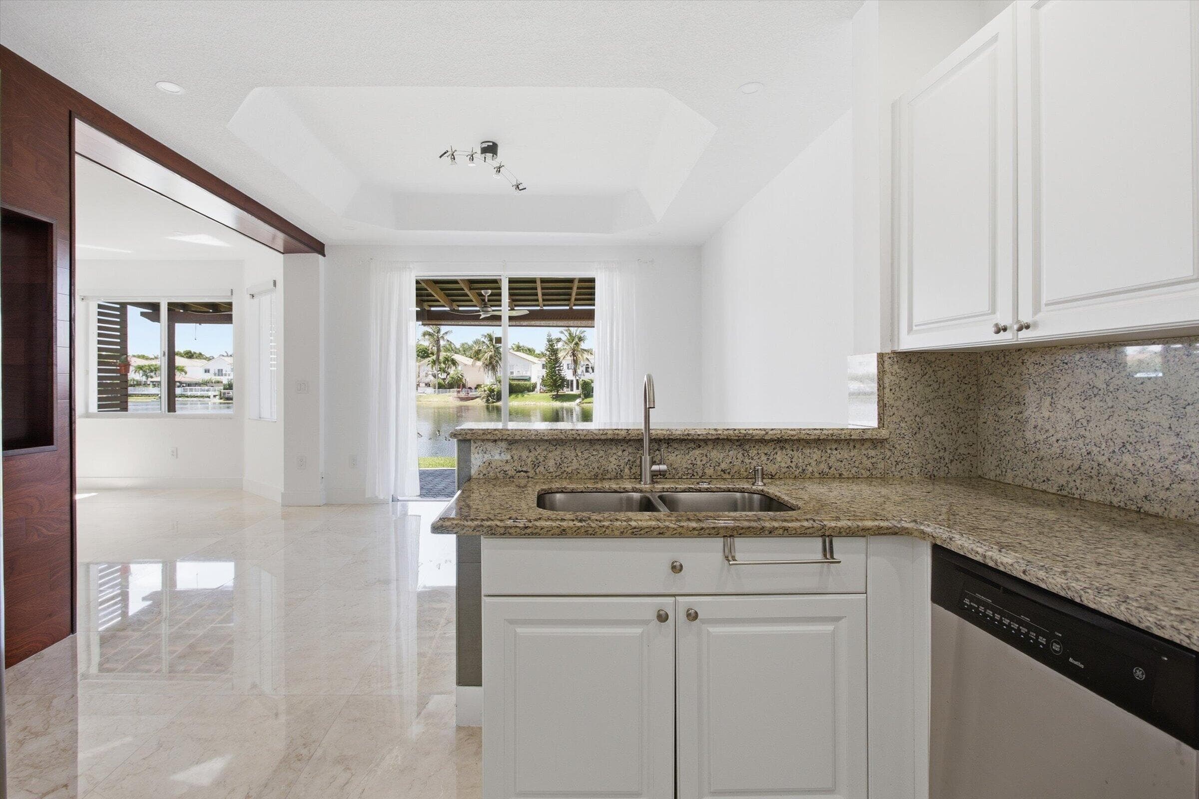 11180 NW 73rd Street, Doral, FL 33178 — photo 11 of 70