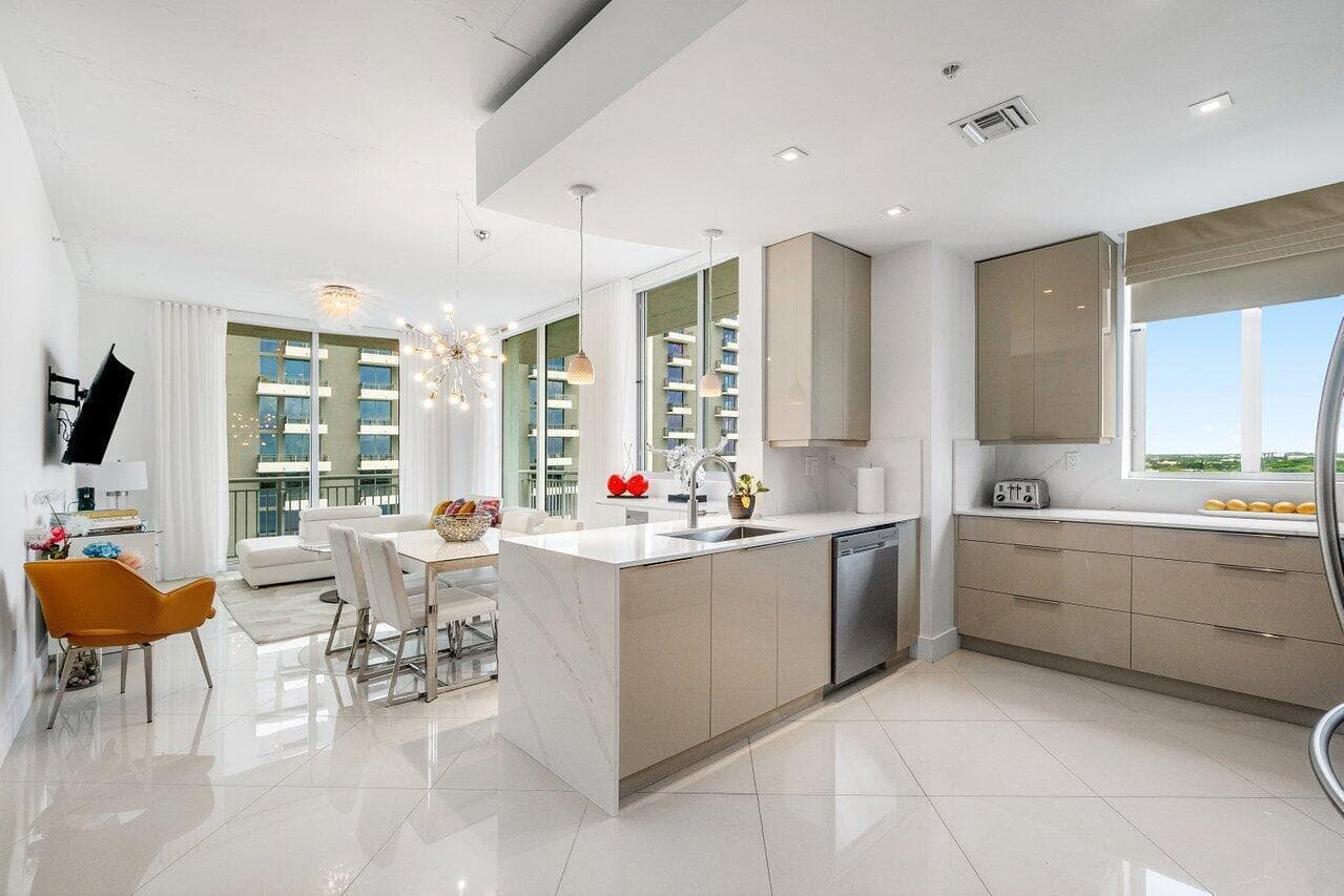 300 S Australian Avenue 1418, West Palm Beach, FL 33401 — photo 10 of 48