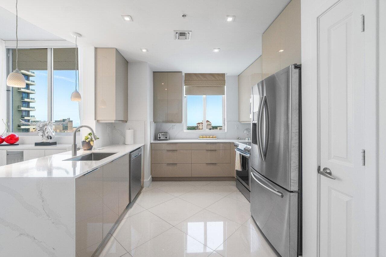 300 S Australian Avenue 1418, West Palm Beach, FL 33401 — photo 11 of 48
