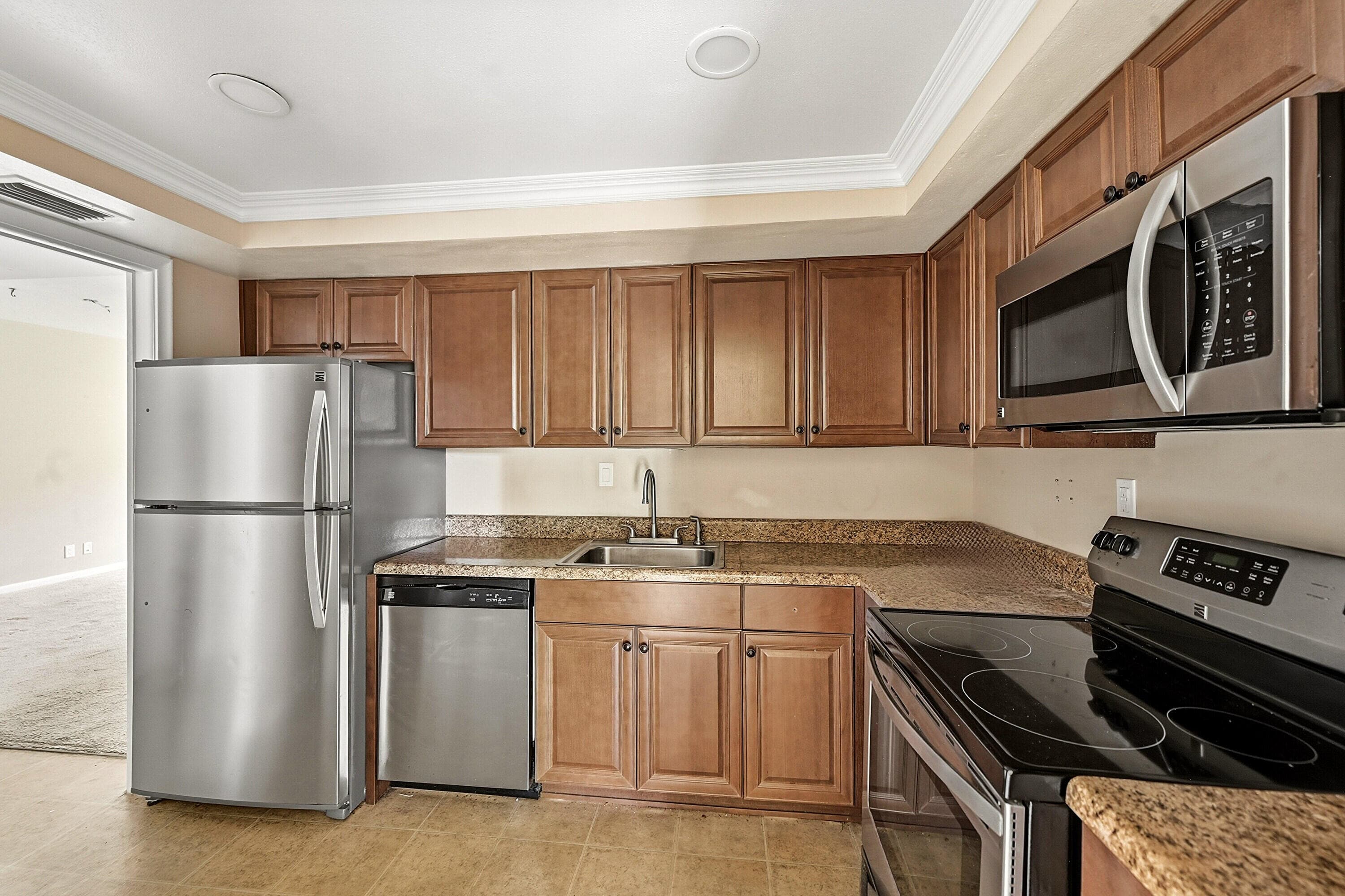5570 Tamberlane Circle 229, Palm Beach Gardens, FL 33418 — photo 3 of 24
