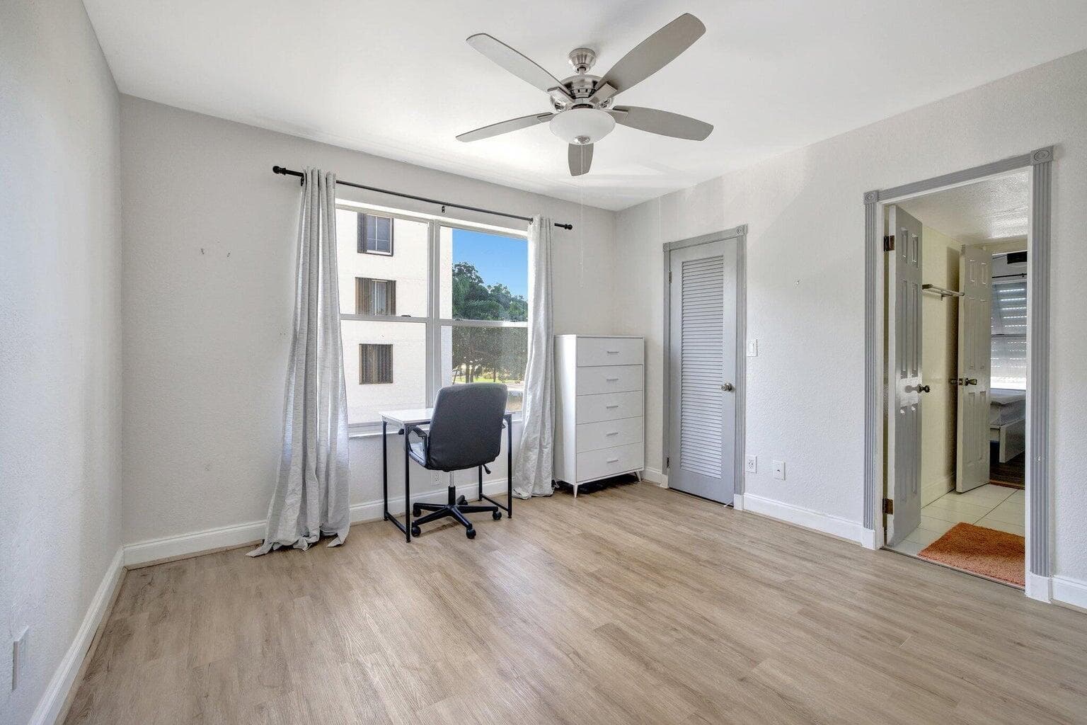 2400 NE 33rd Avenue 211, Fort Lauderdale, FL 33305 — photo 23 of 40
