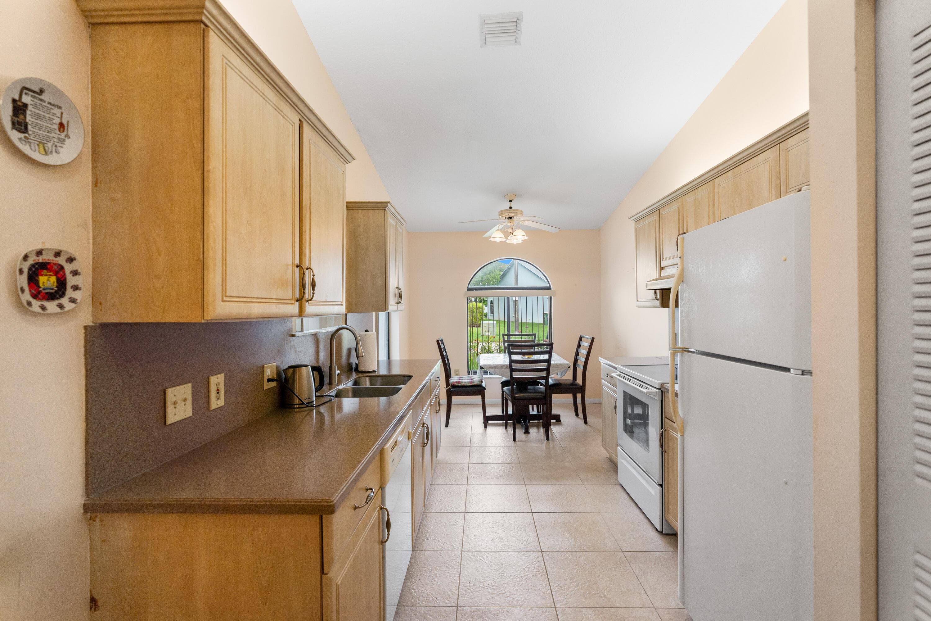 8108 NW 100th Lane, Tamarac, FL 33321 — photo 4 of 49